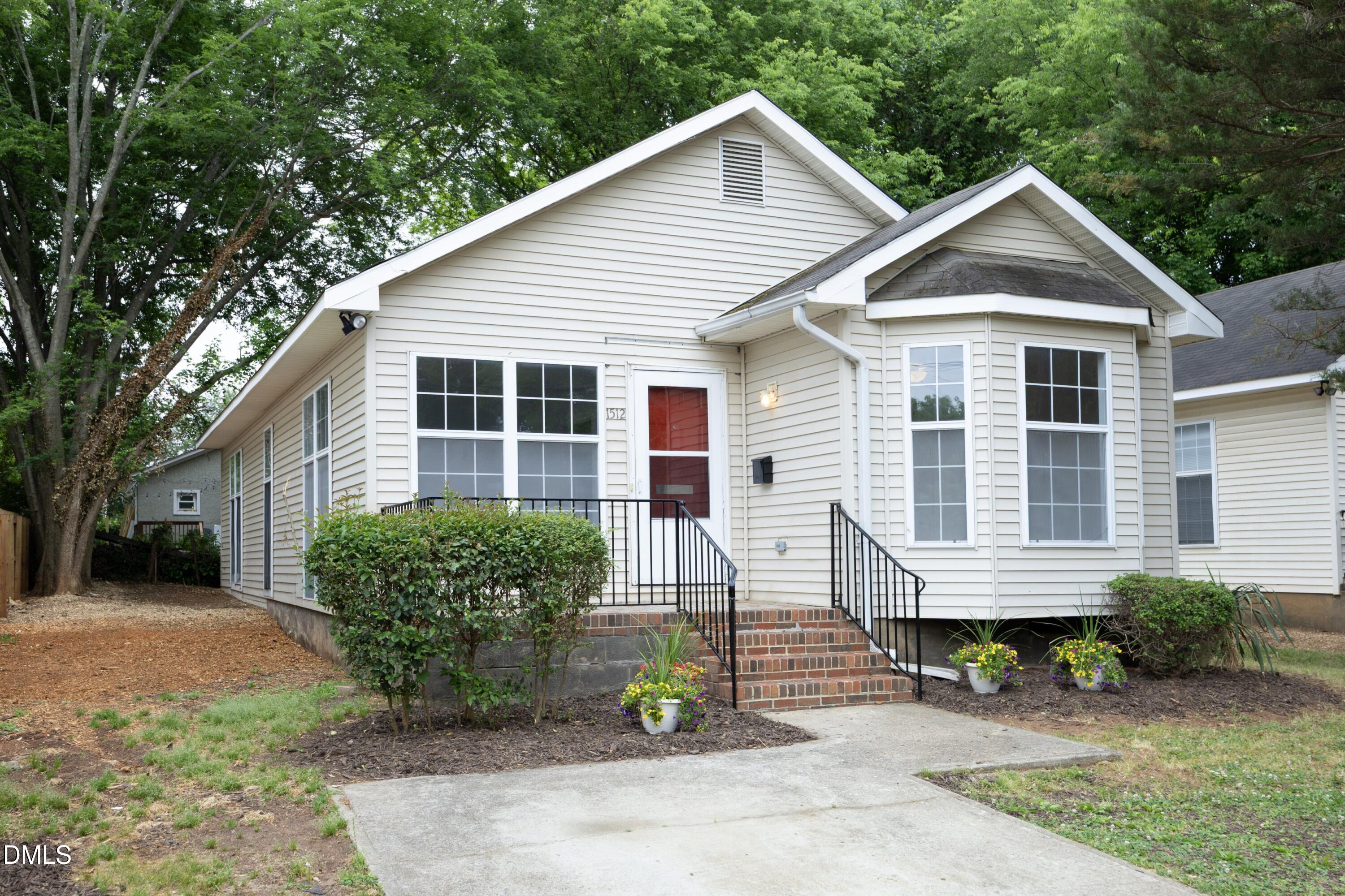 1512 E Lane Street Property Photo 1