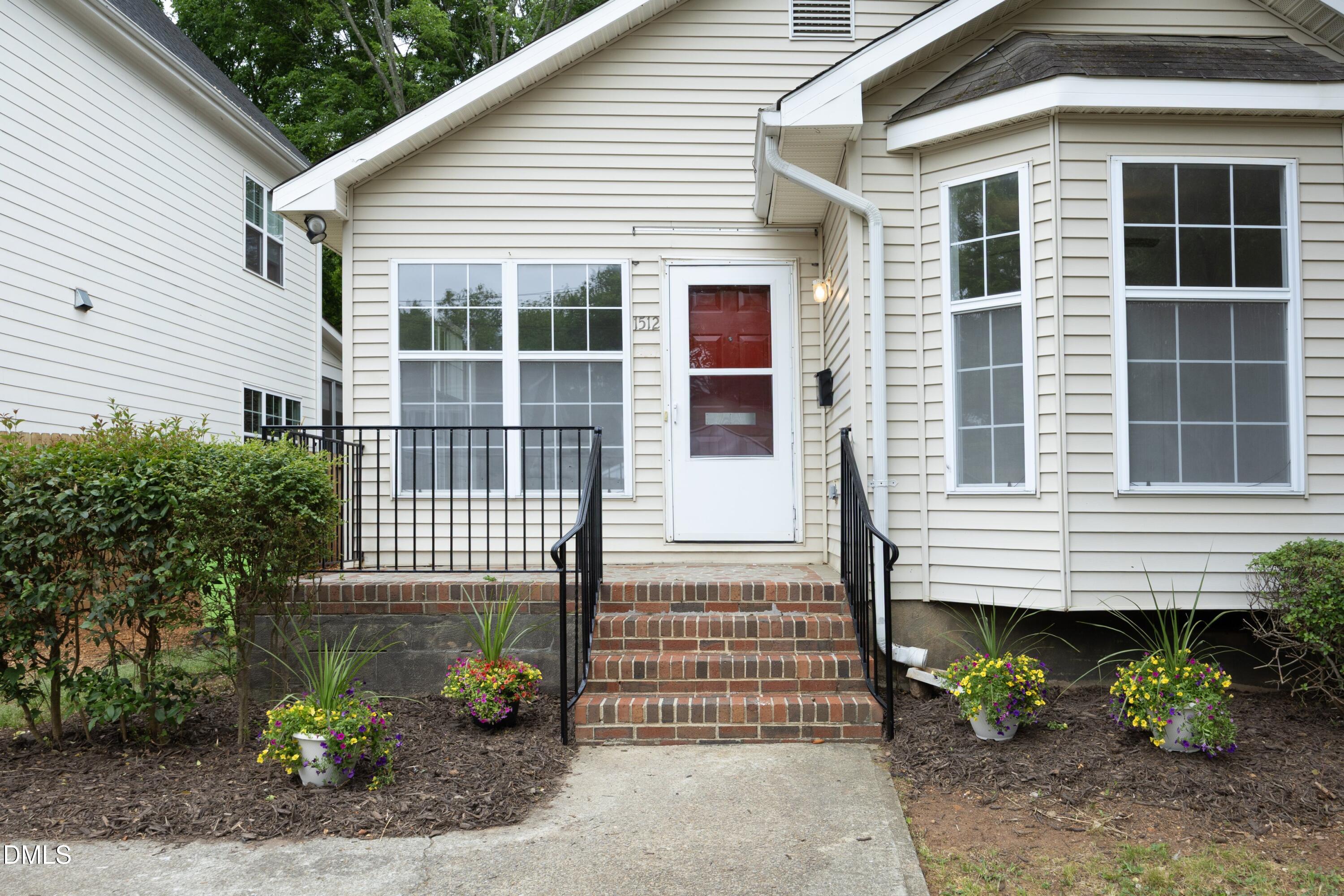 1512 E Lane Street Property Photo 3