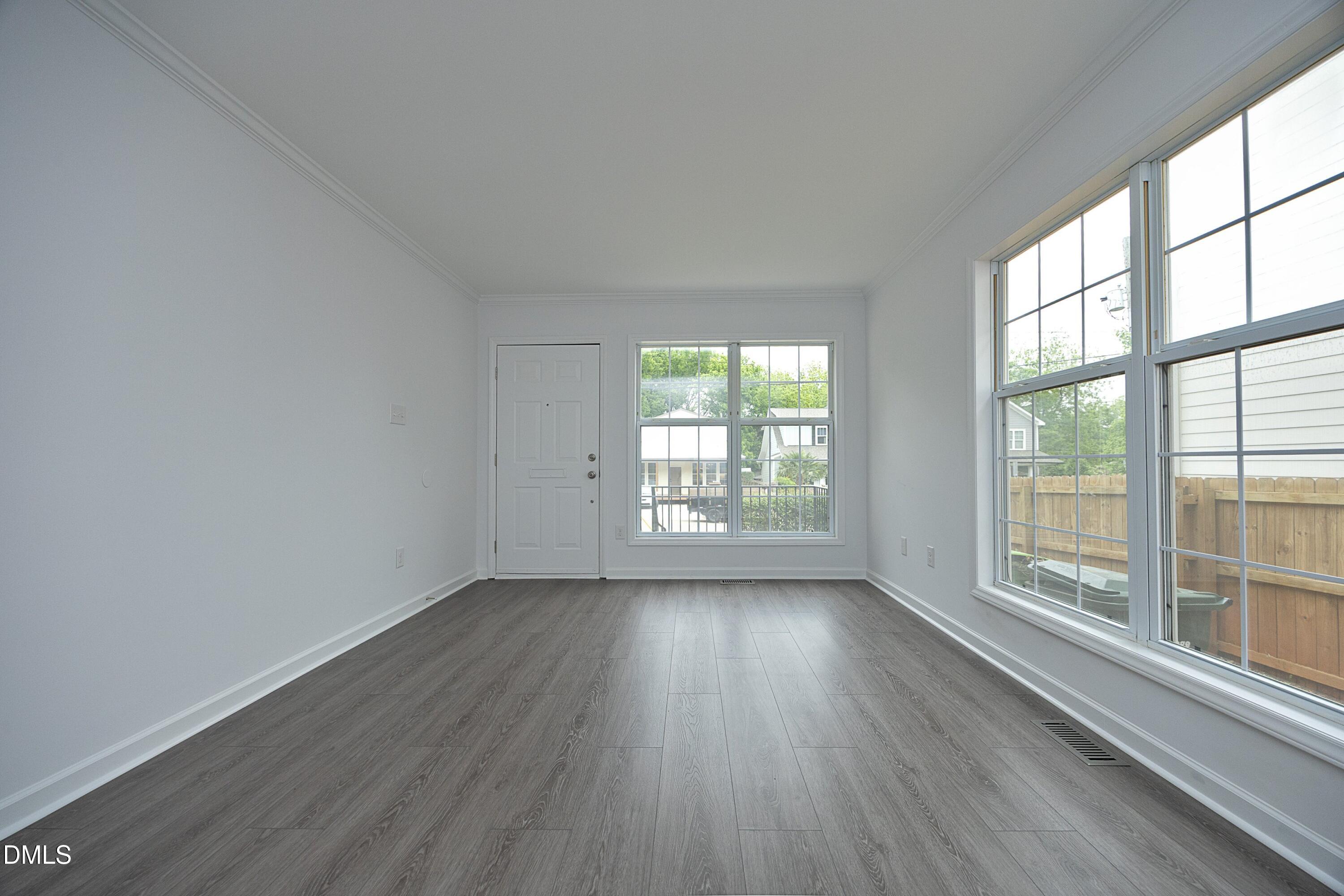 1512 E Lane Street Property Photo 7
