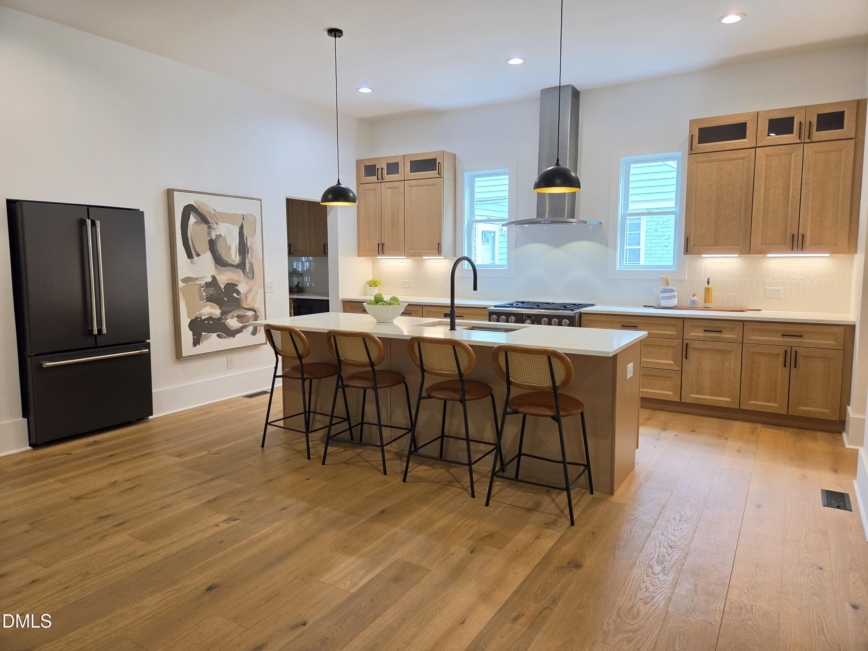 712 Van Buren Road Property Photo 6