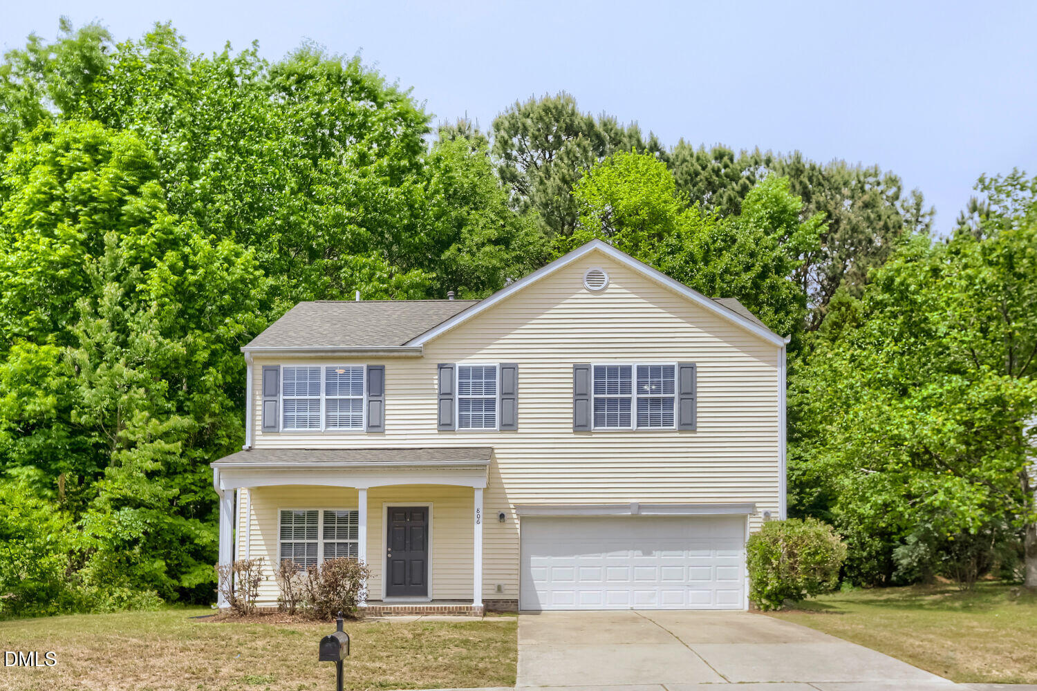 806 Laurens Way