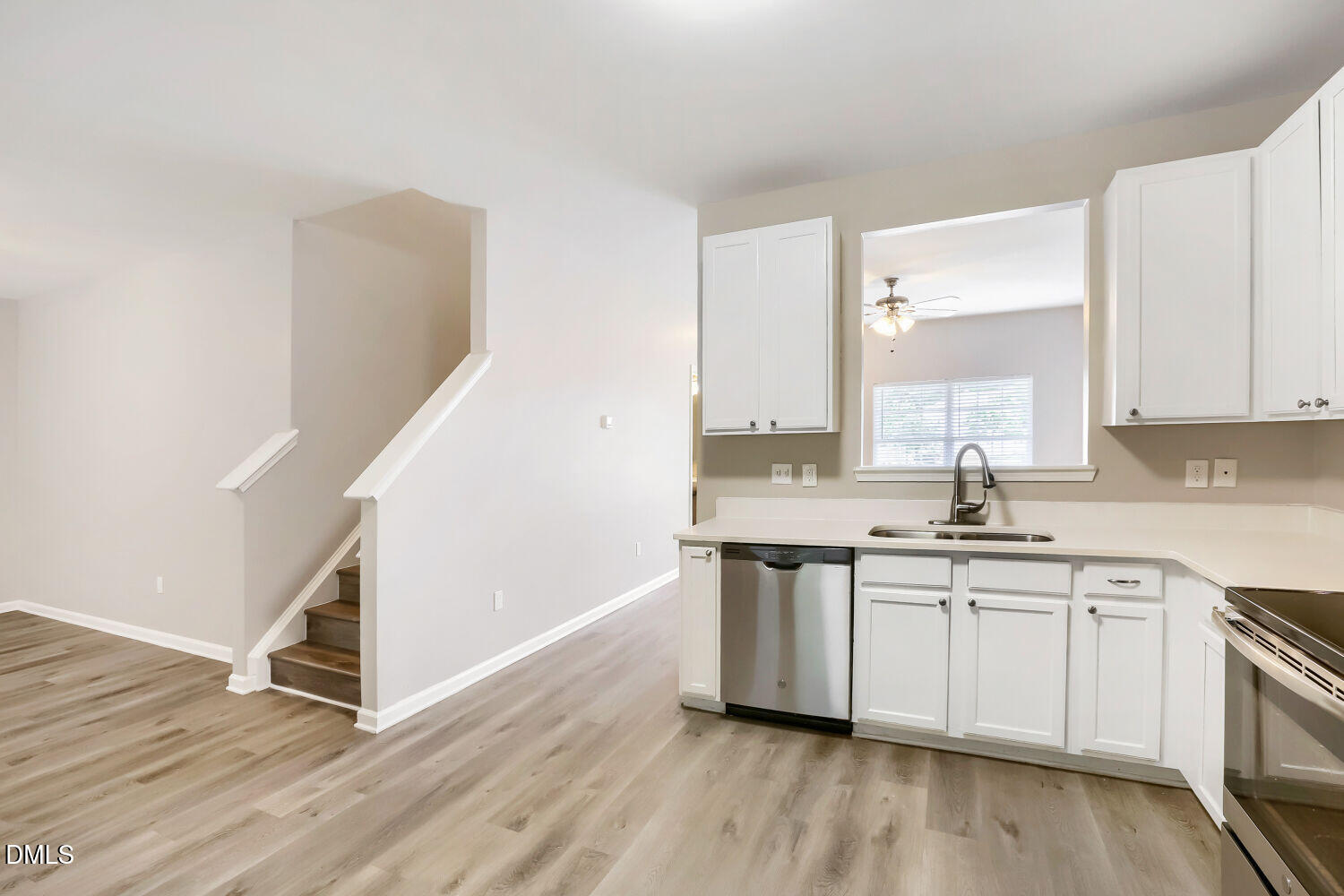 806 Laurens Way Property Photo 14