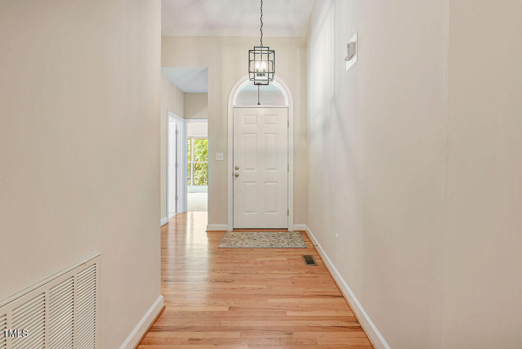 125 Chimney Rise Drive Property Photo 4