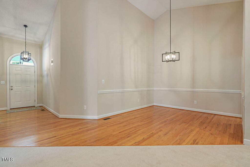 125 Chimney Rise Drive Property Photo 8