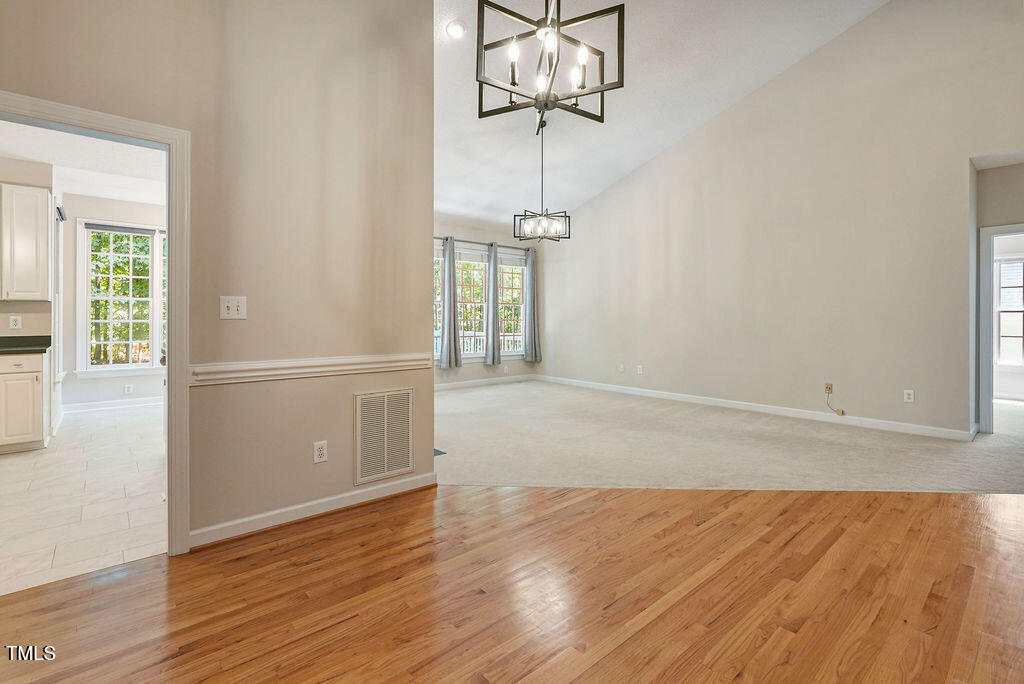 125 Chimney Rise Drive Property Photo 9