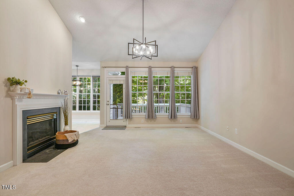 125 Chimney Rise Drive Property Photo 10