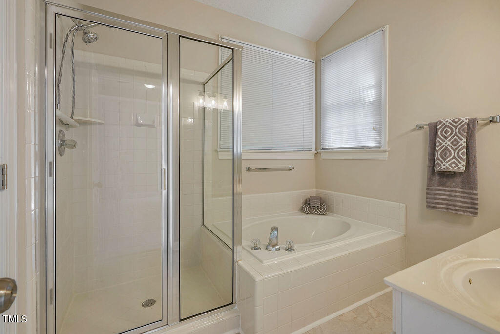 125 Chimney Rise Drive Property Photo 20