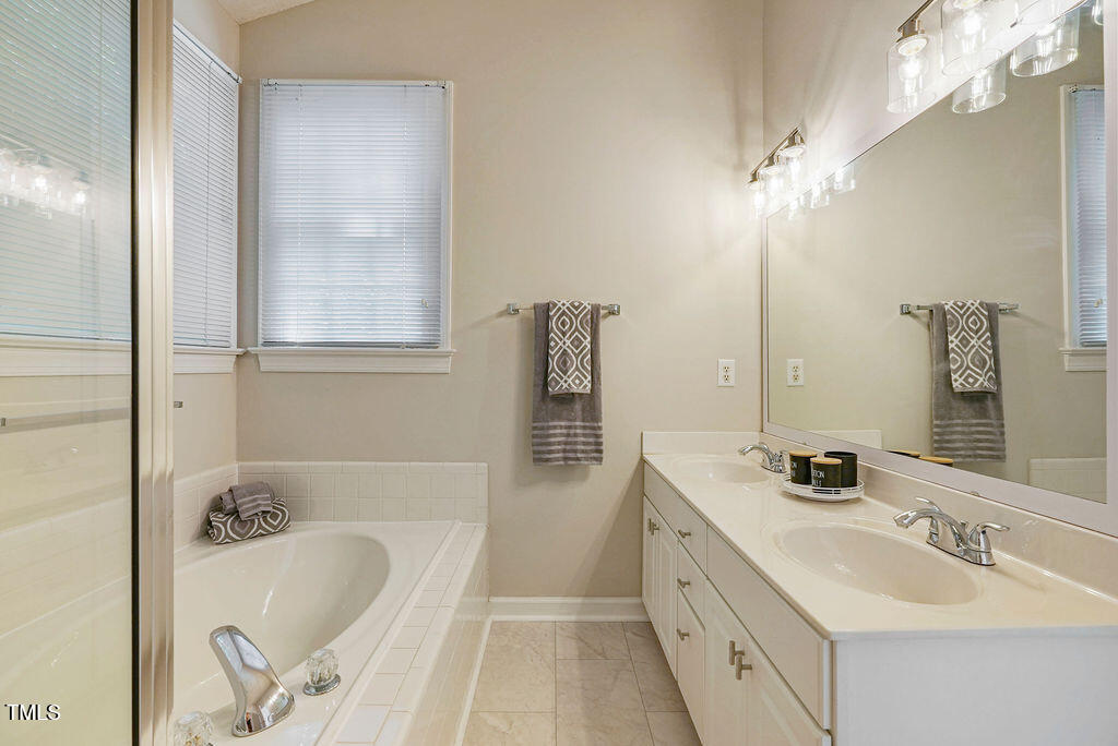125 Chimney Rise Drive Property Photo 21