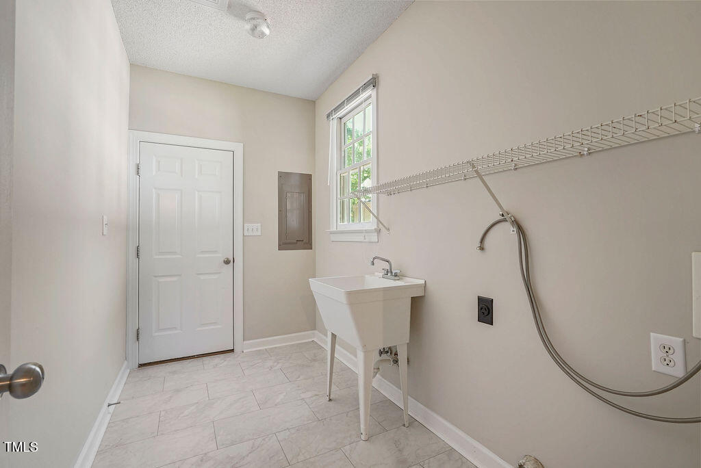125 Chimney Rise Drive Property Photo 26