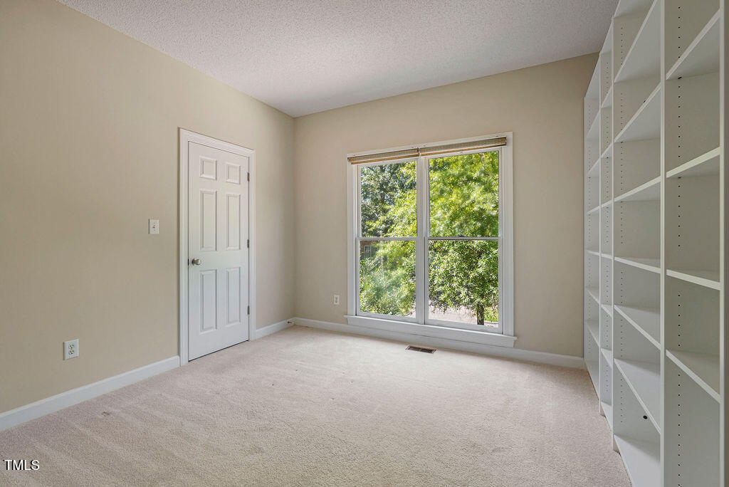 125 Chimney Rise Drive Property Photo 27