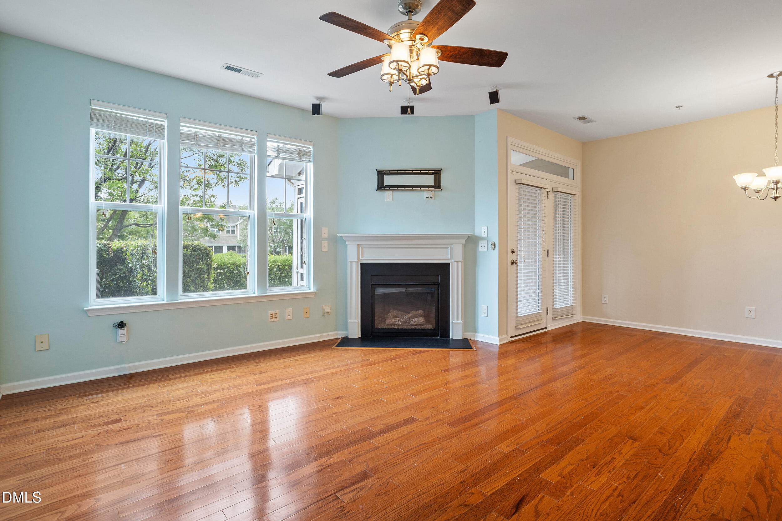 9135 Wooden Road Property Photo 4