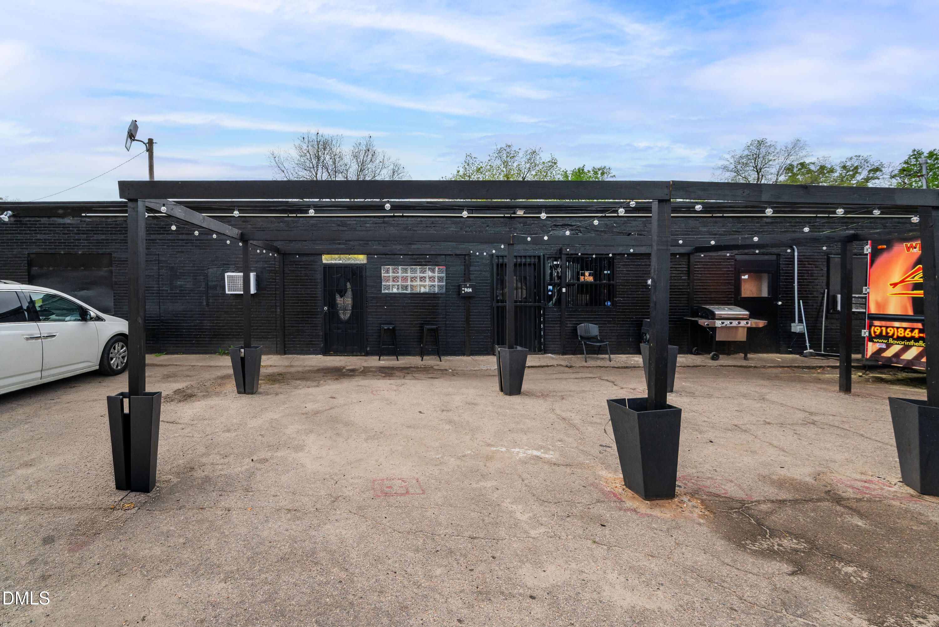 1404 New Bern Avenue Property Photo 1