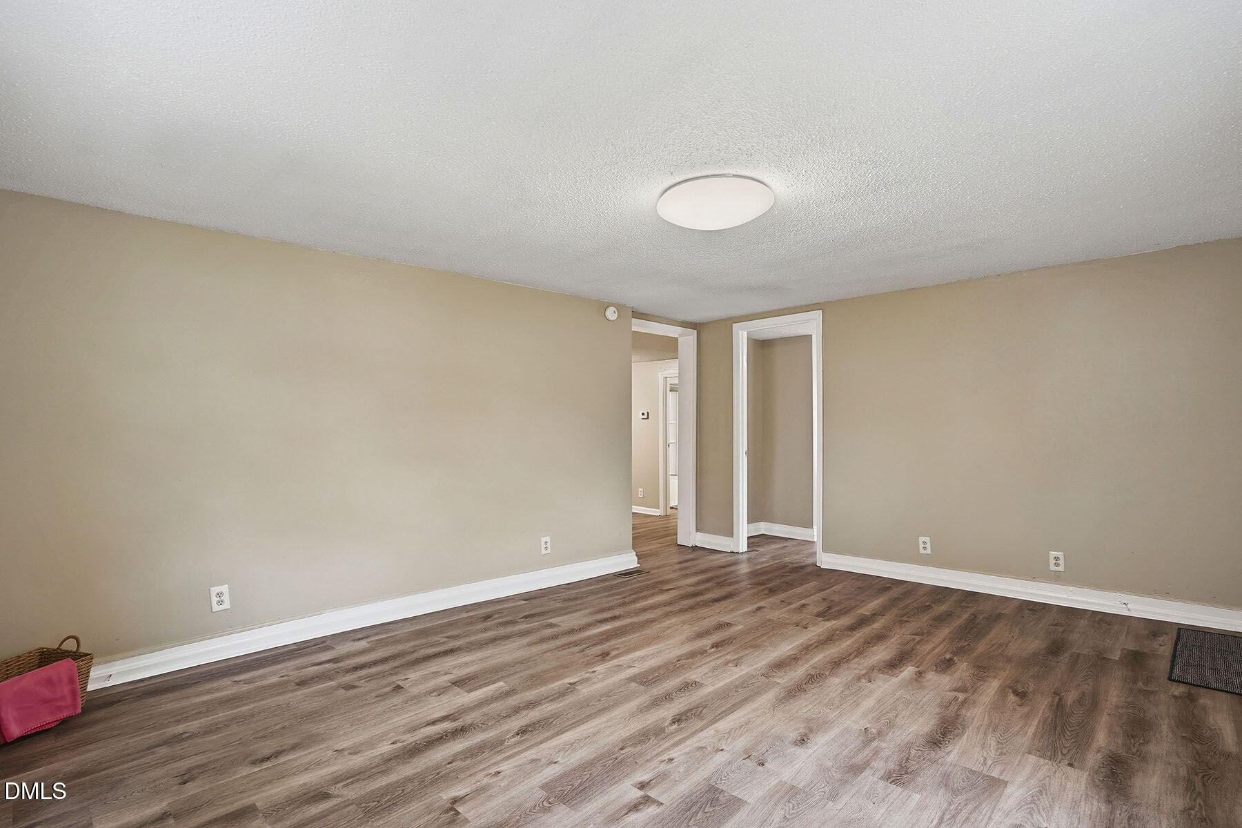204 W Hill Street Property Photo 4