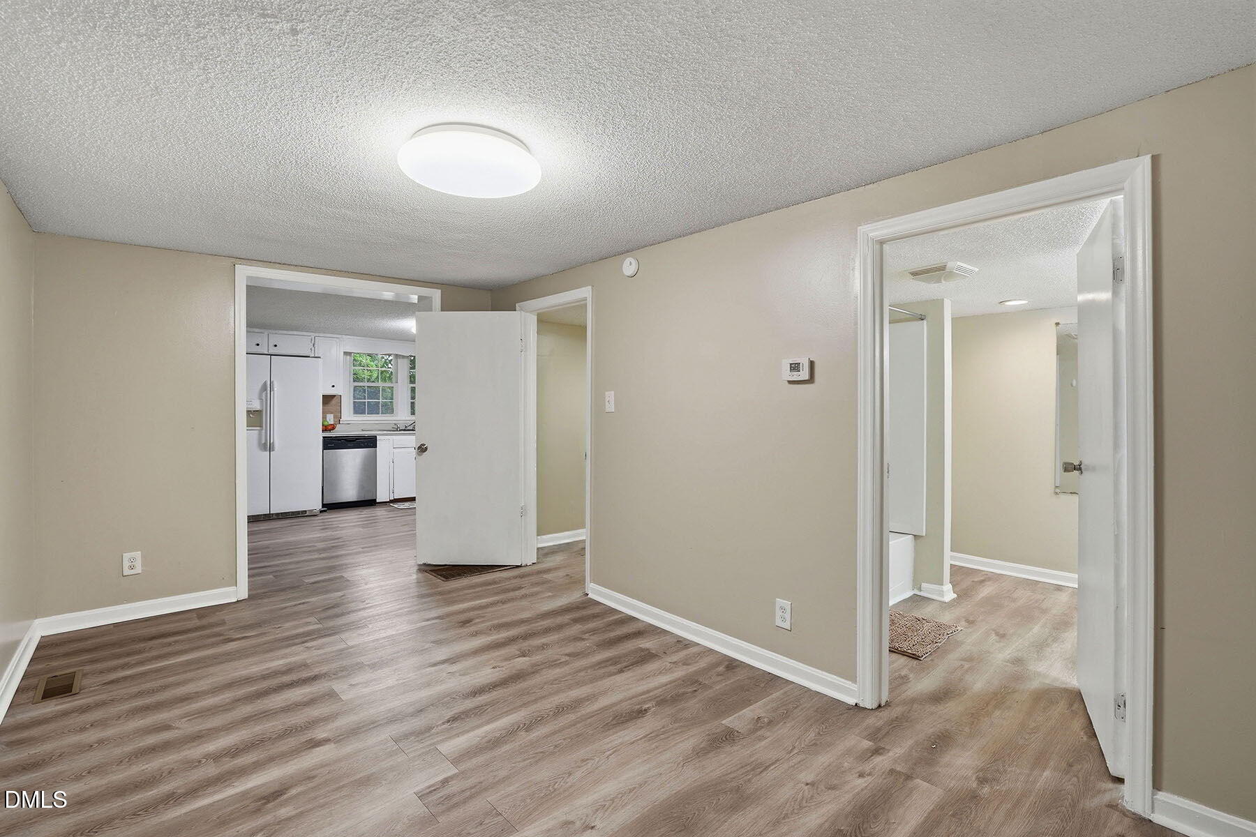 204 W Hill Street Property Photo 6