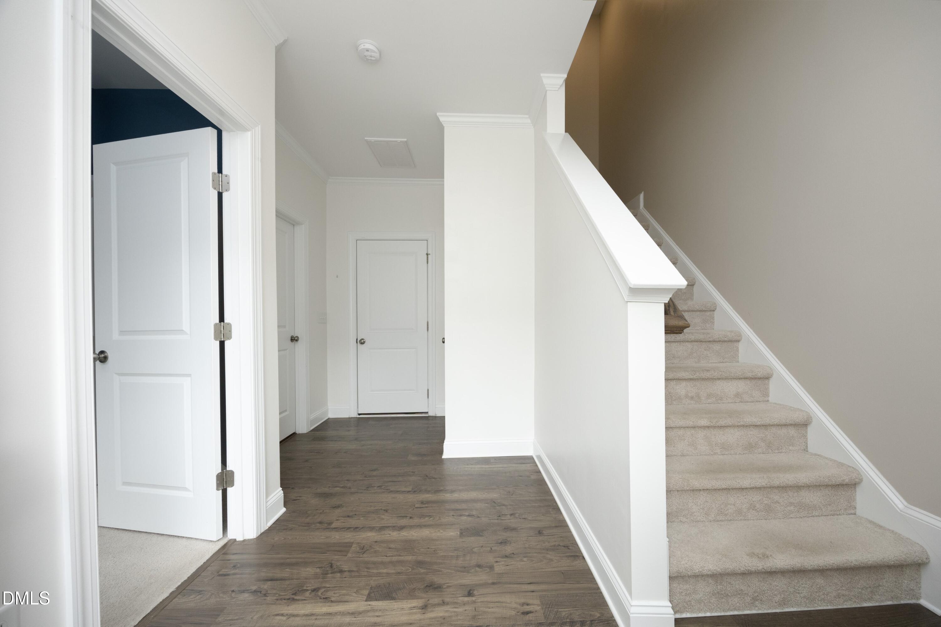 810 Winter Meadow Drive Property Photo 3