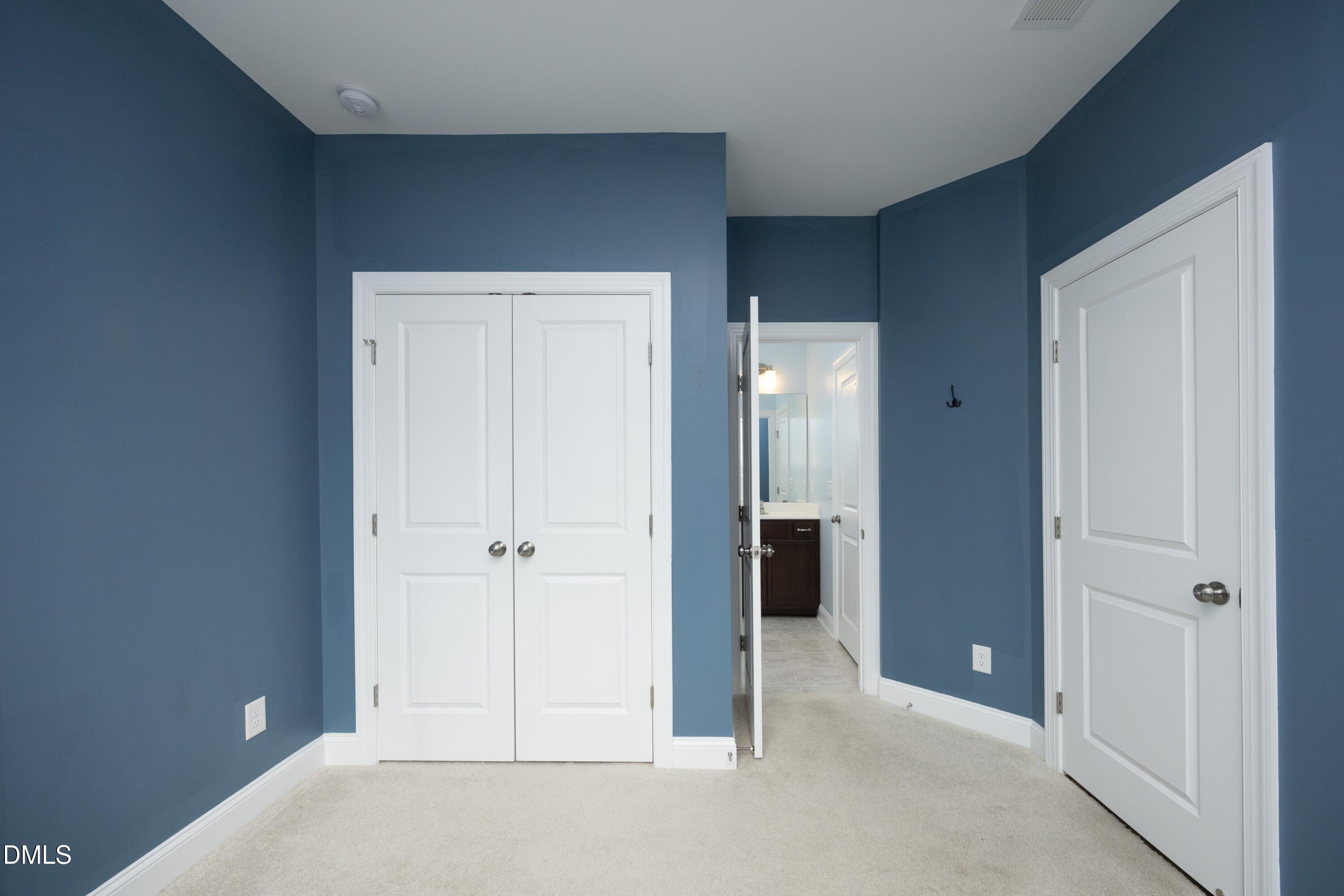 810 Winter Meadow Drive Property Photo 6