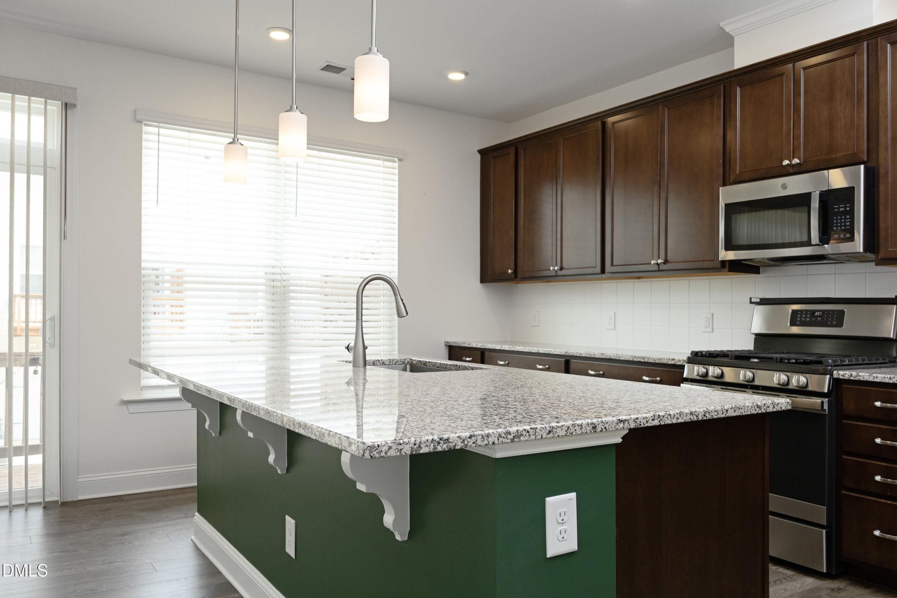 810 Winter Meadow Drive Property Photo 10