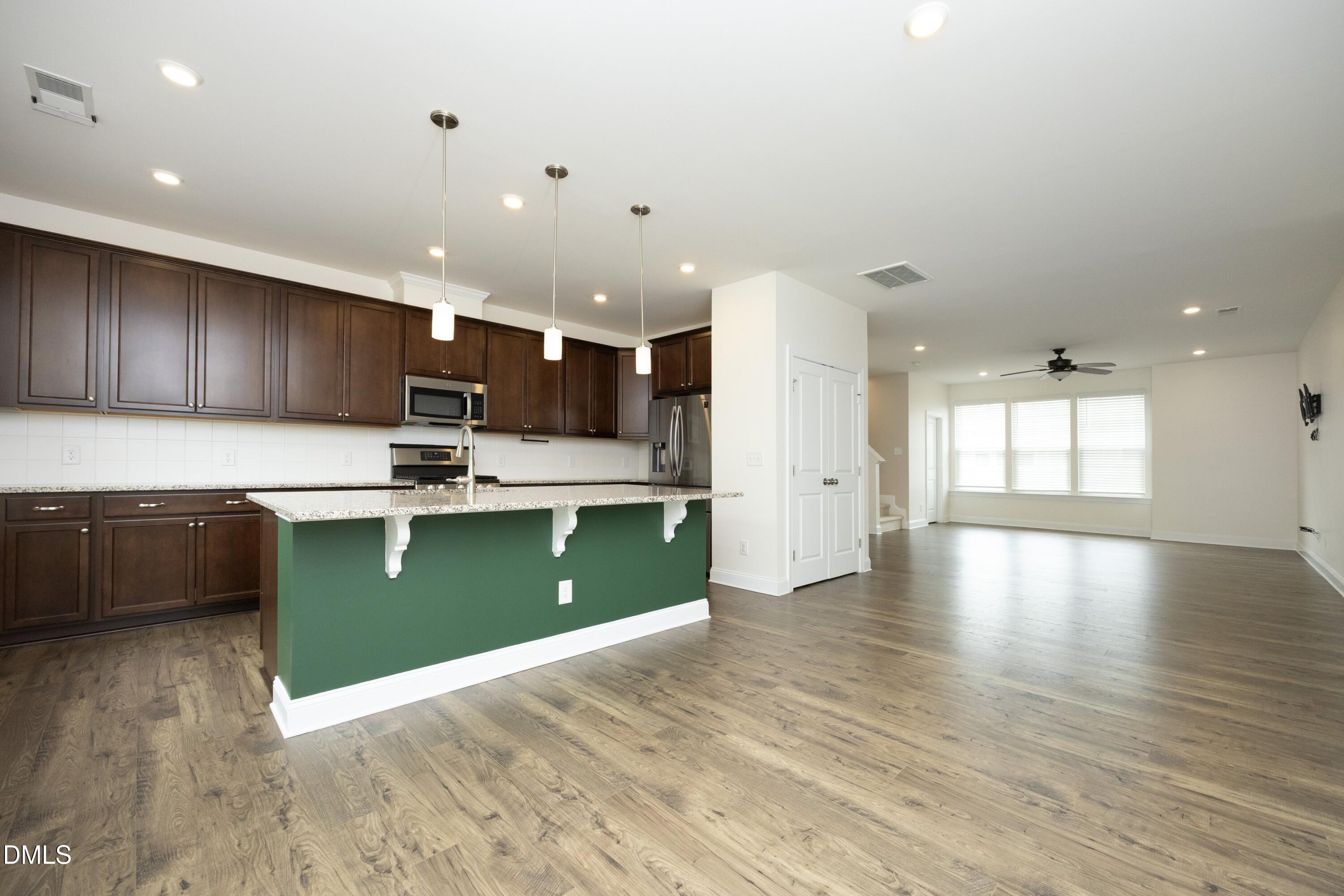 810 Winter Meadow Drive Property Photo 11