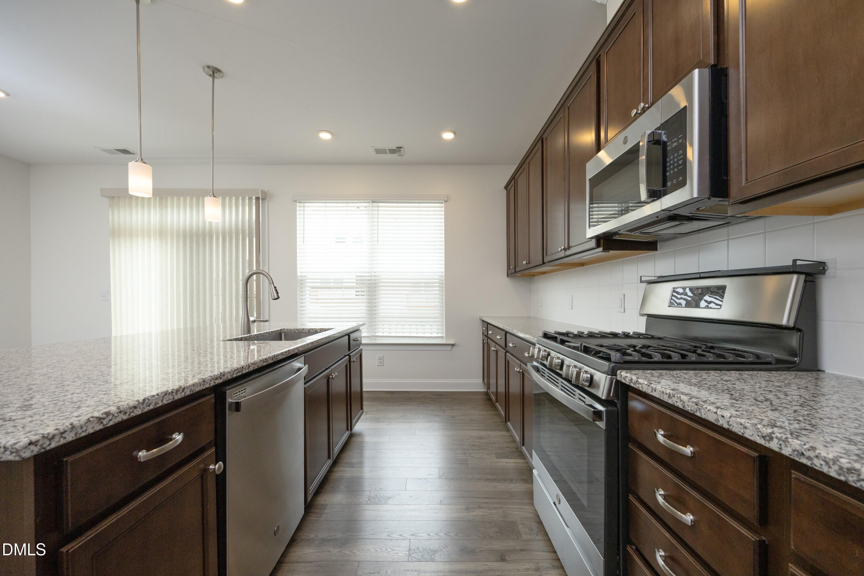 810 Winter Meadow Drive Property Photo 13