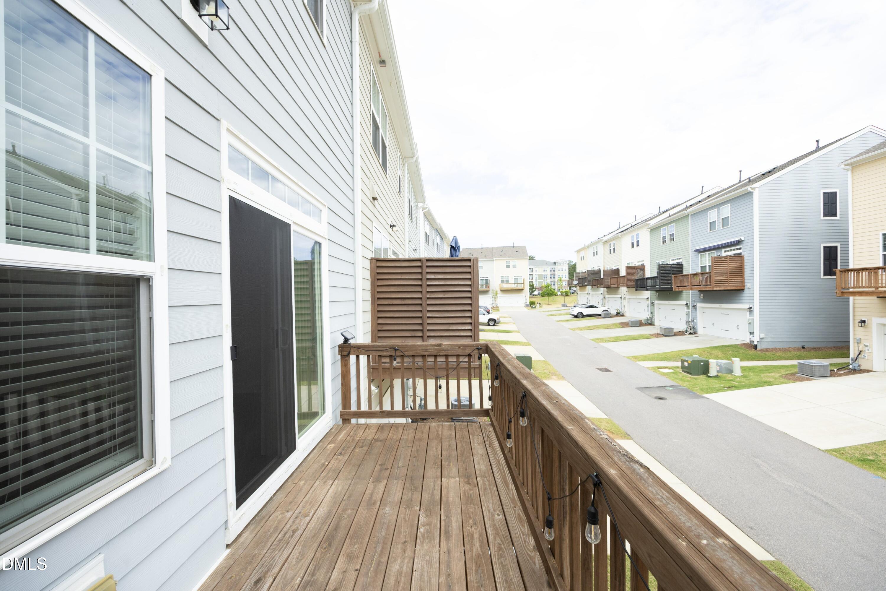 810 Winter Meadow Drive Property Photo 15