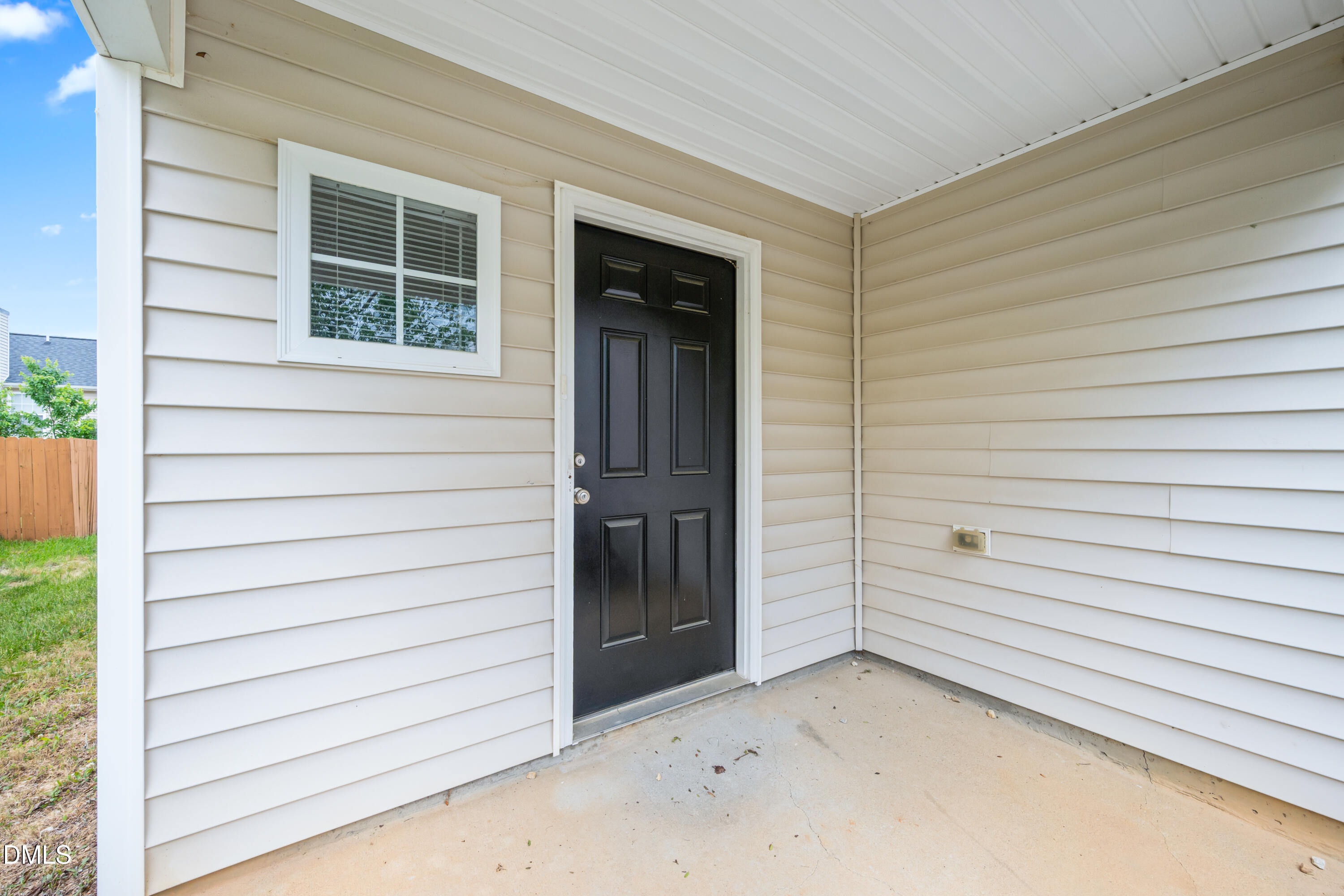 1532 Pebble Ridge Drive Property Photo 4