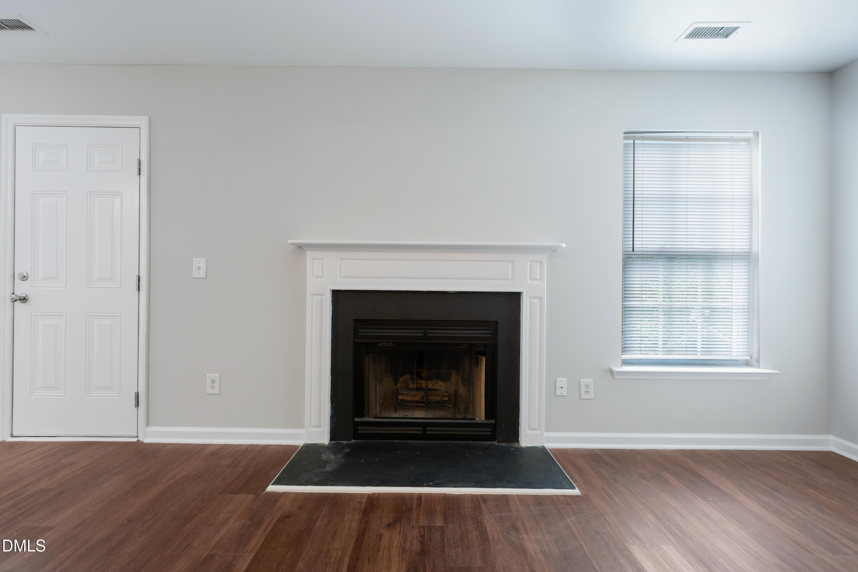 1532 Pebble Ridge Drive Property Photo 9