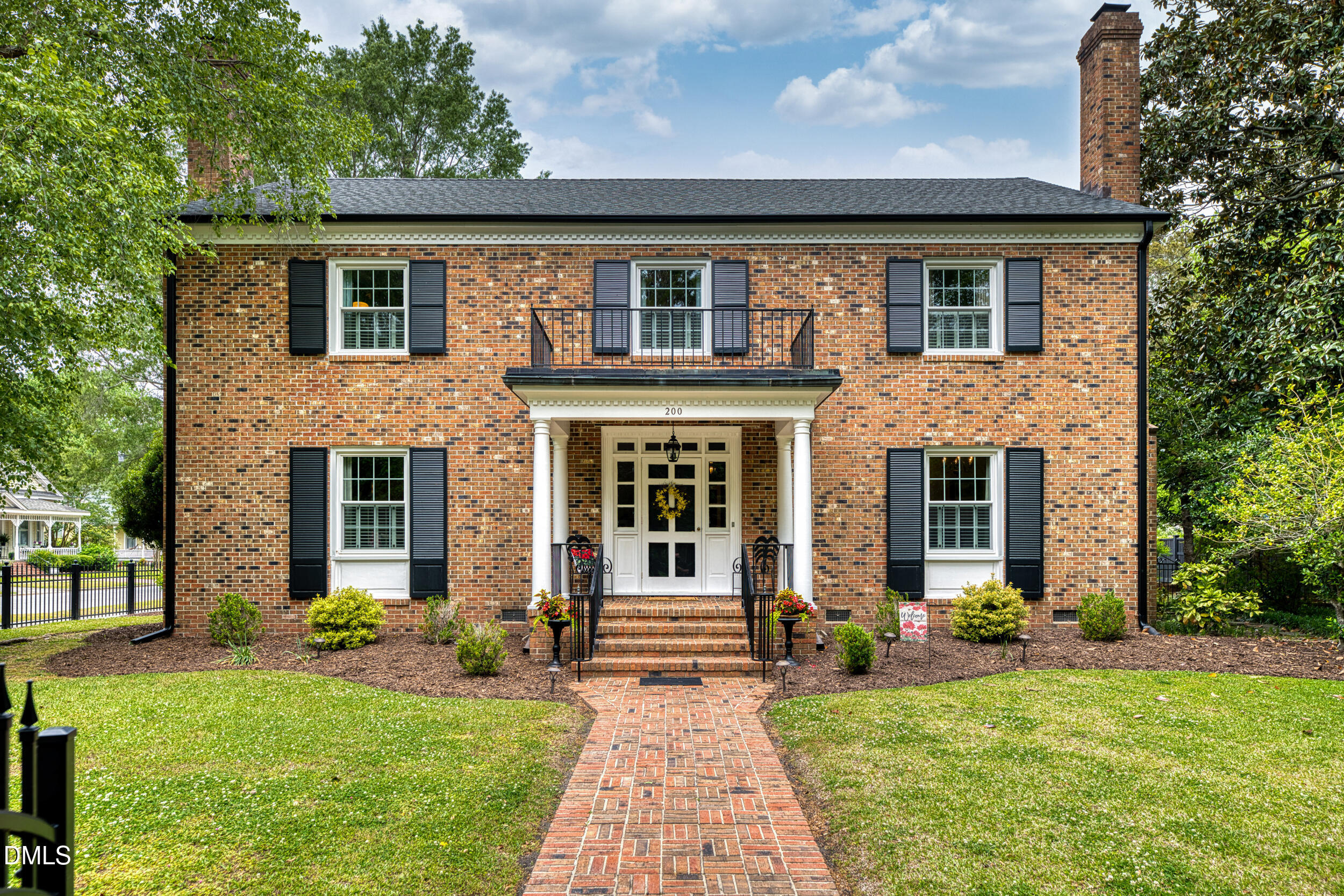 200 E Park Avenue Property Photo 2