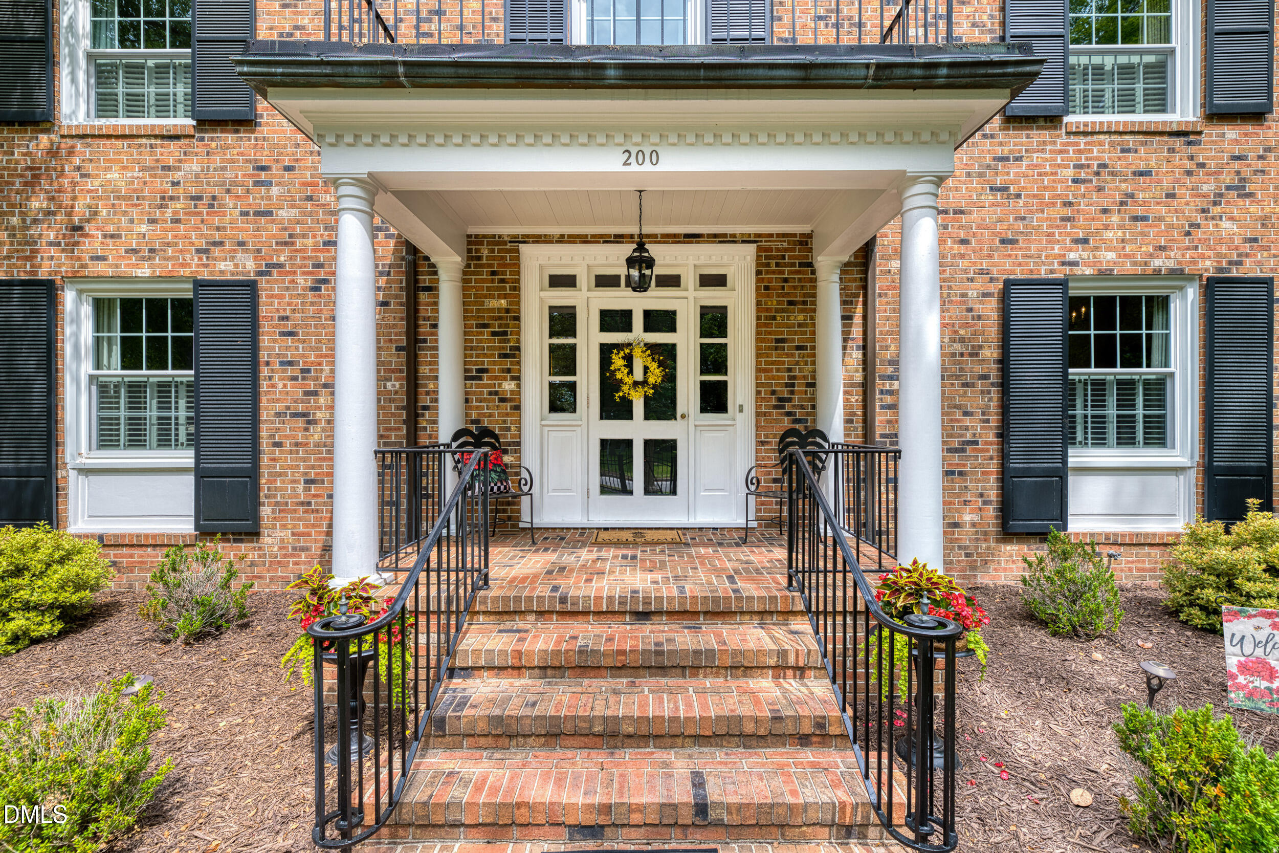 200 E Park Avenue Property Photo 4