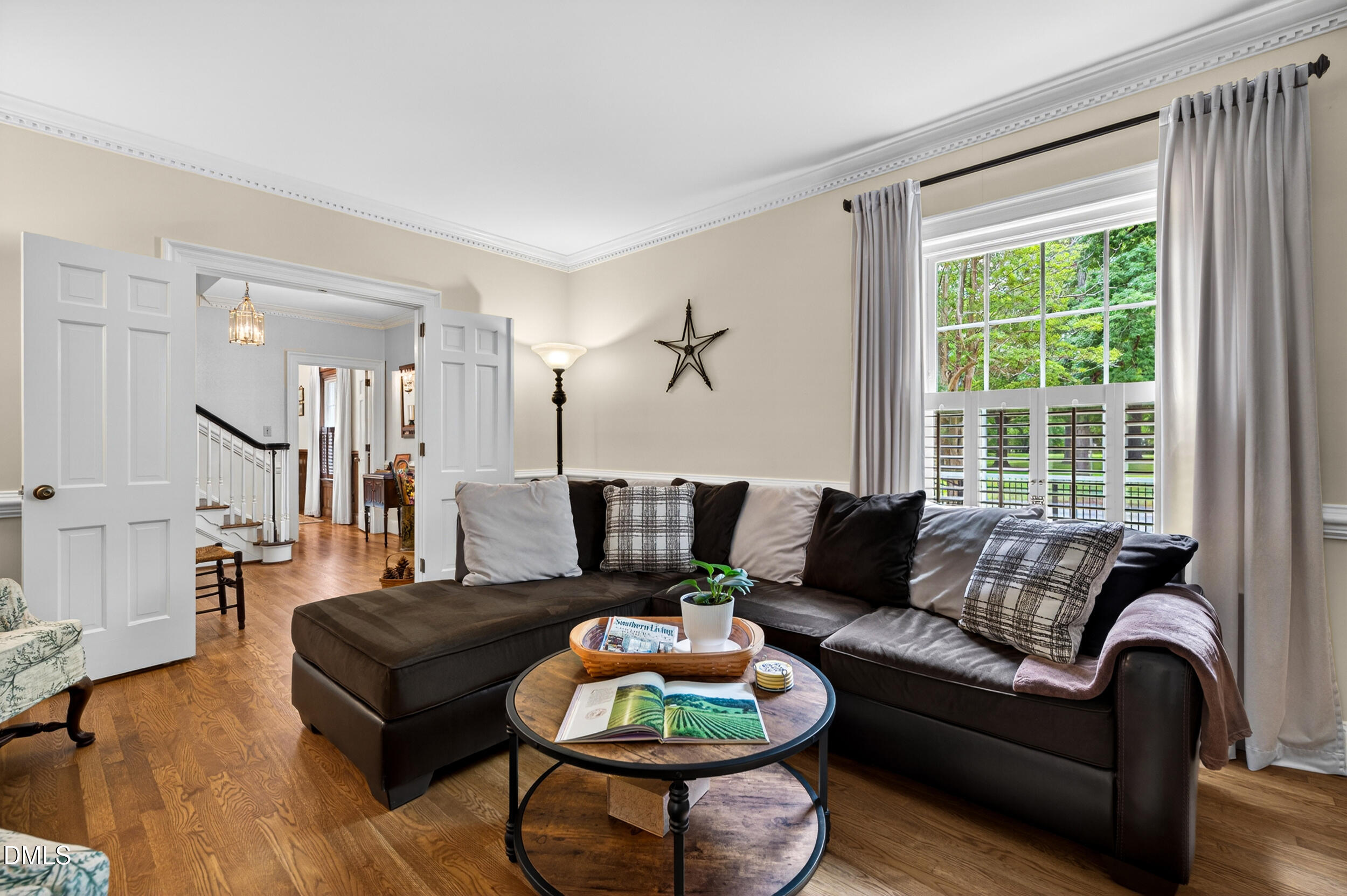 200 E Park Avenue Property Photo 8