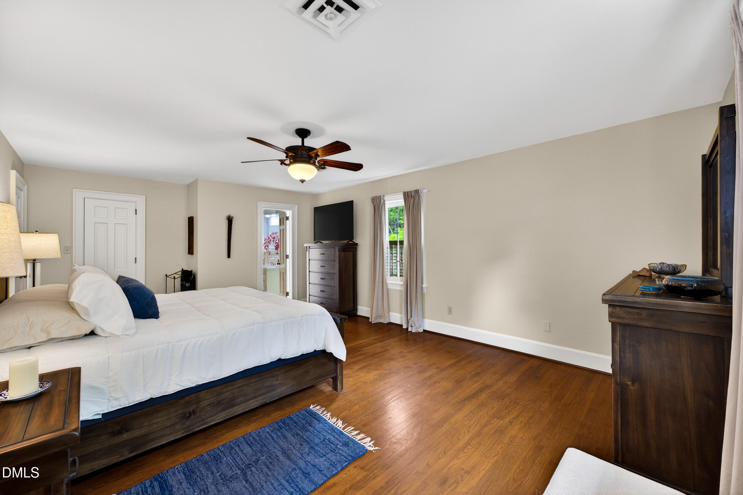200 E Park Avenue Property Photo 26
