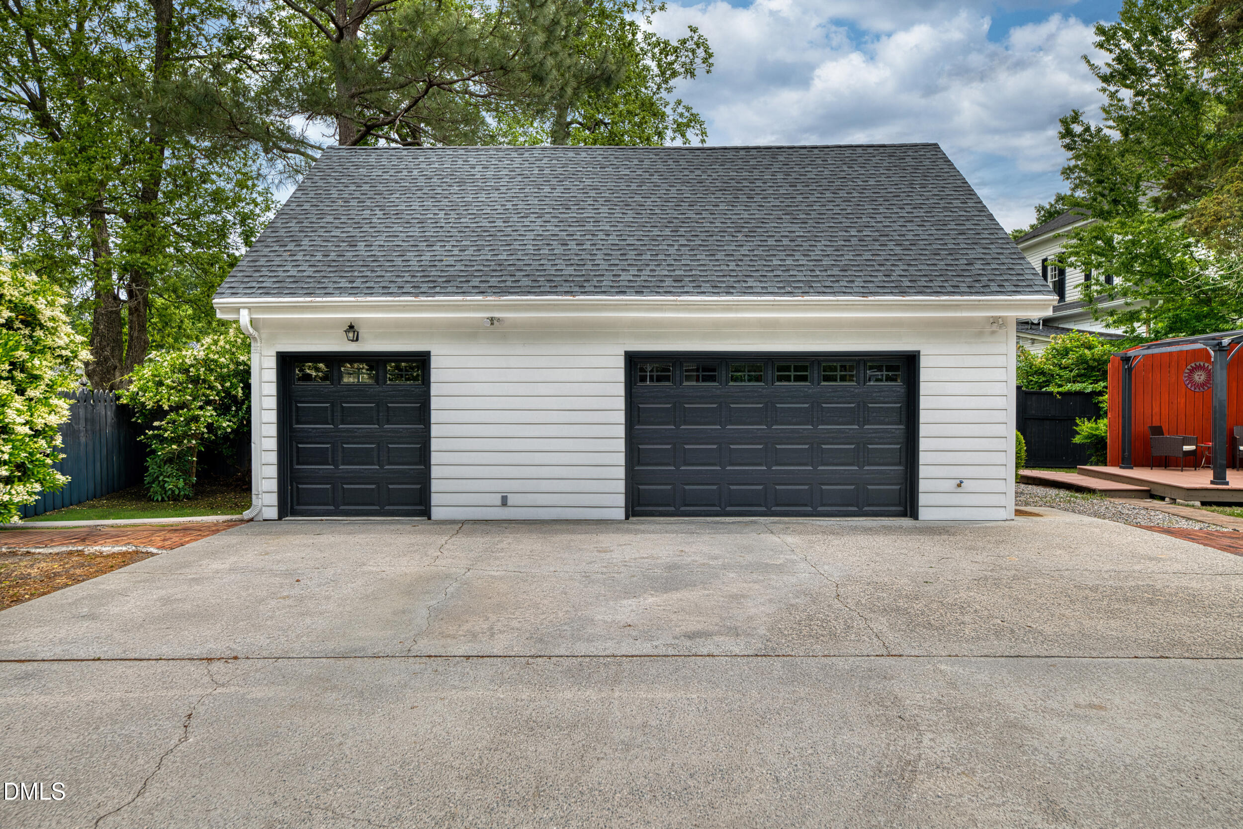 200 E Park Avenue Property Photo 45