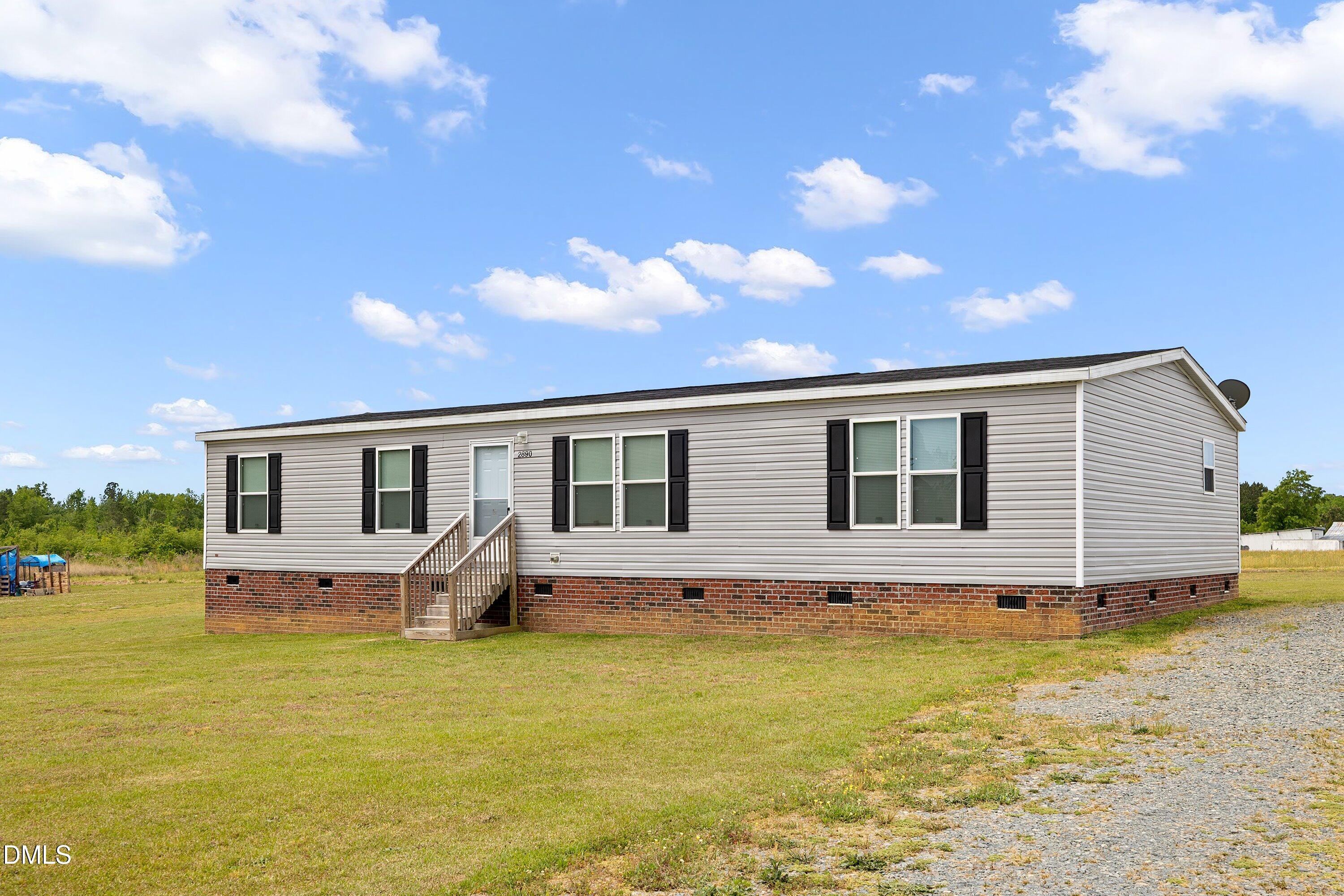 2890 Junior Road Property Photo 4