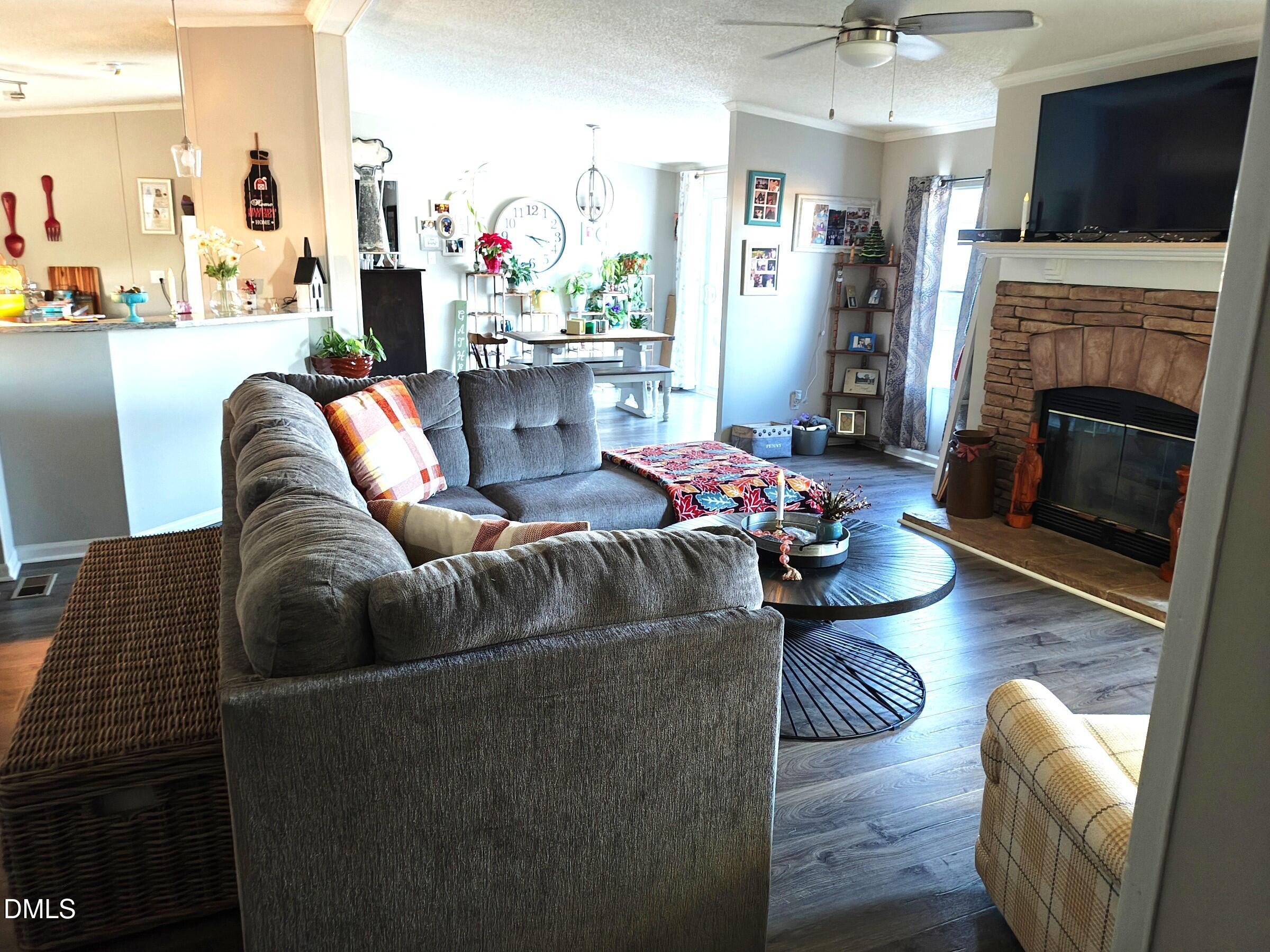 87 E Williams Street Property Photo 8