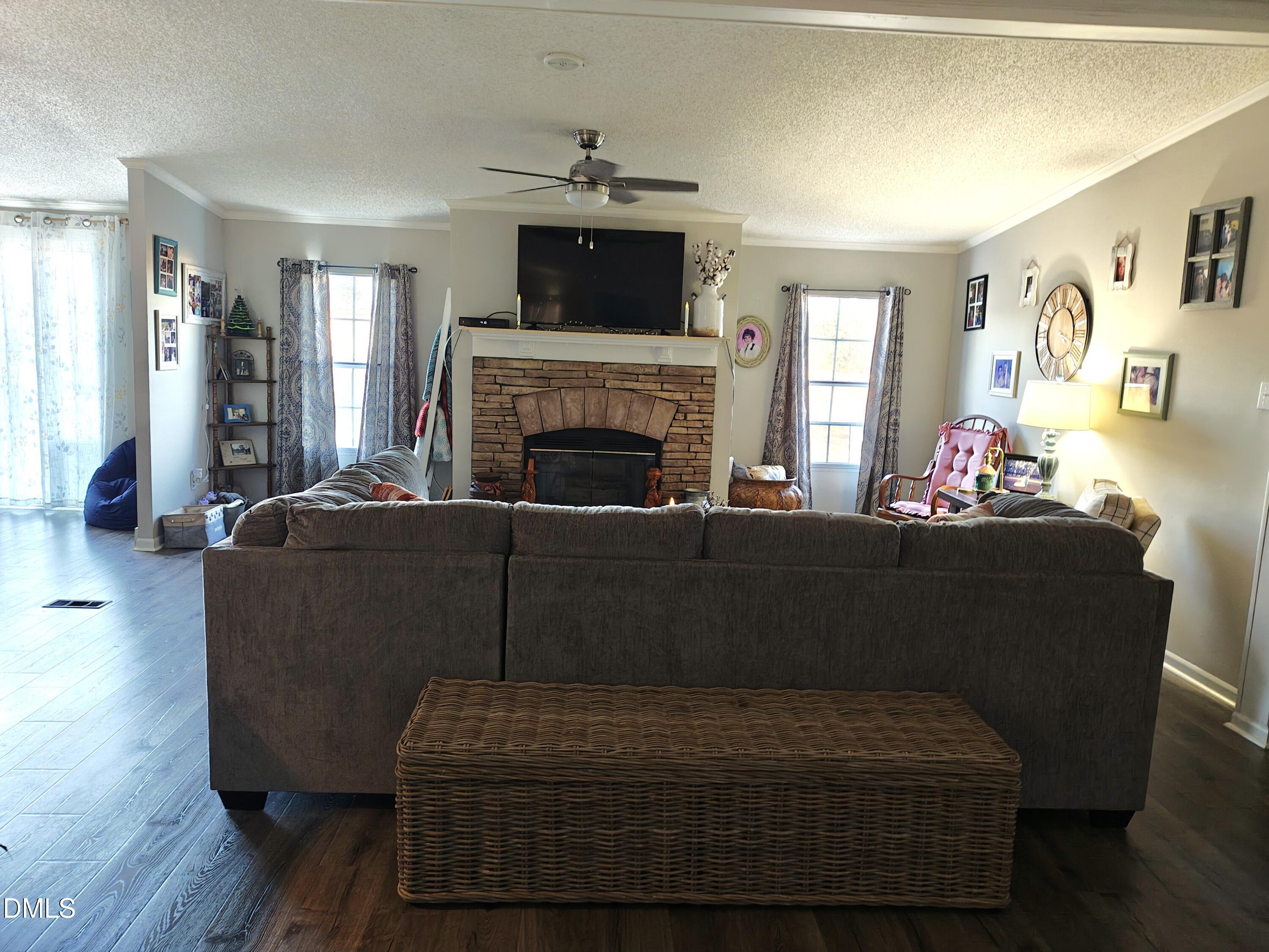 87 E Williams Street Property Photo 9