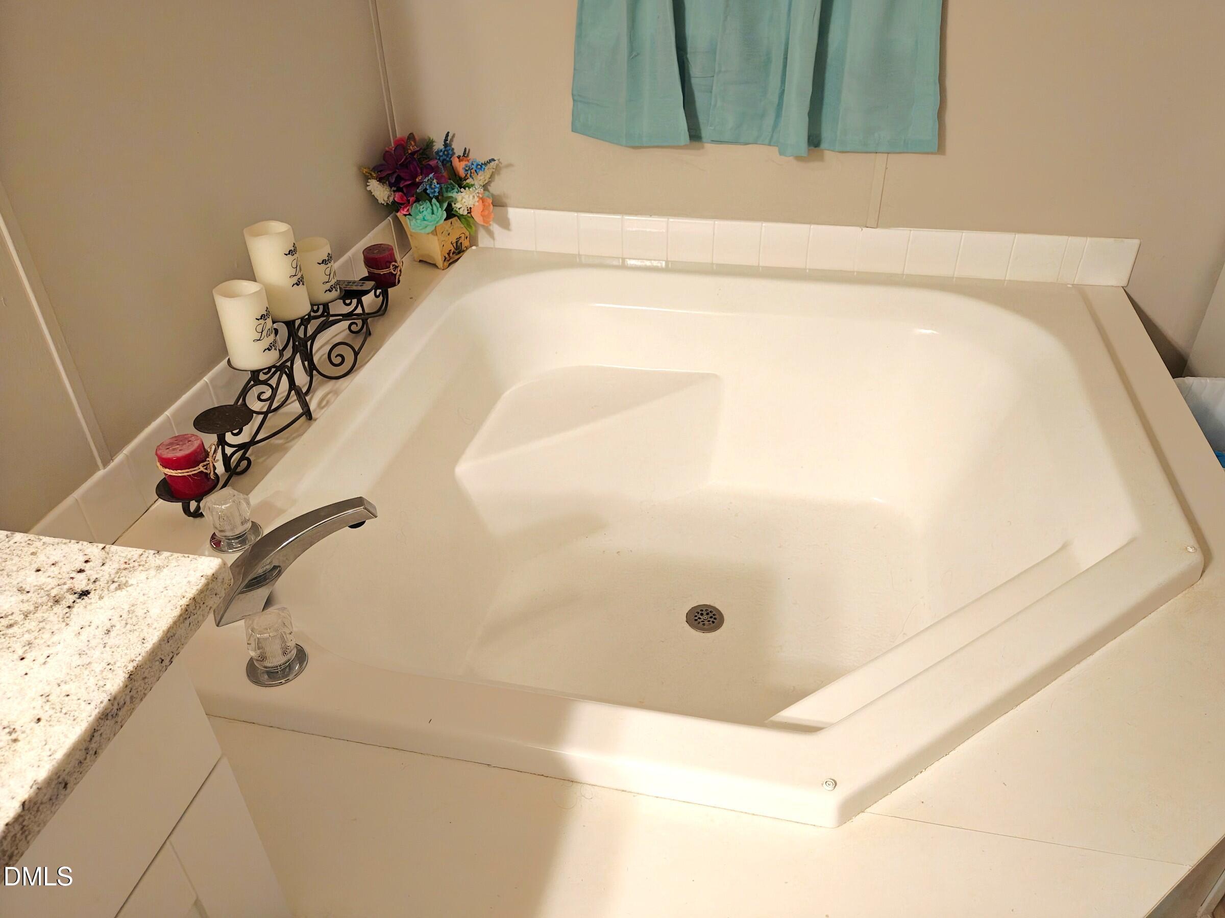 87 E Williams Street Property Photo 14