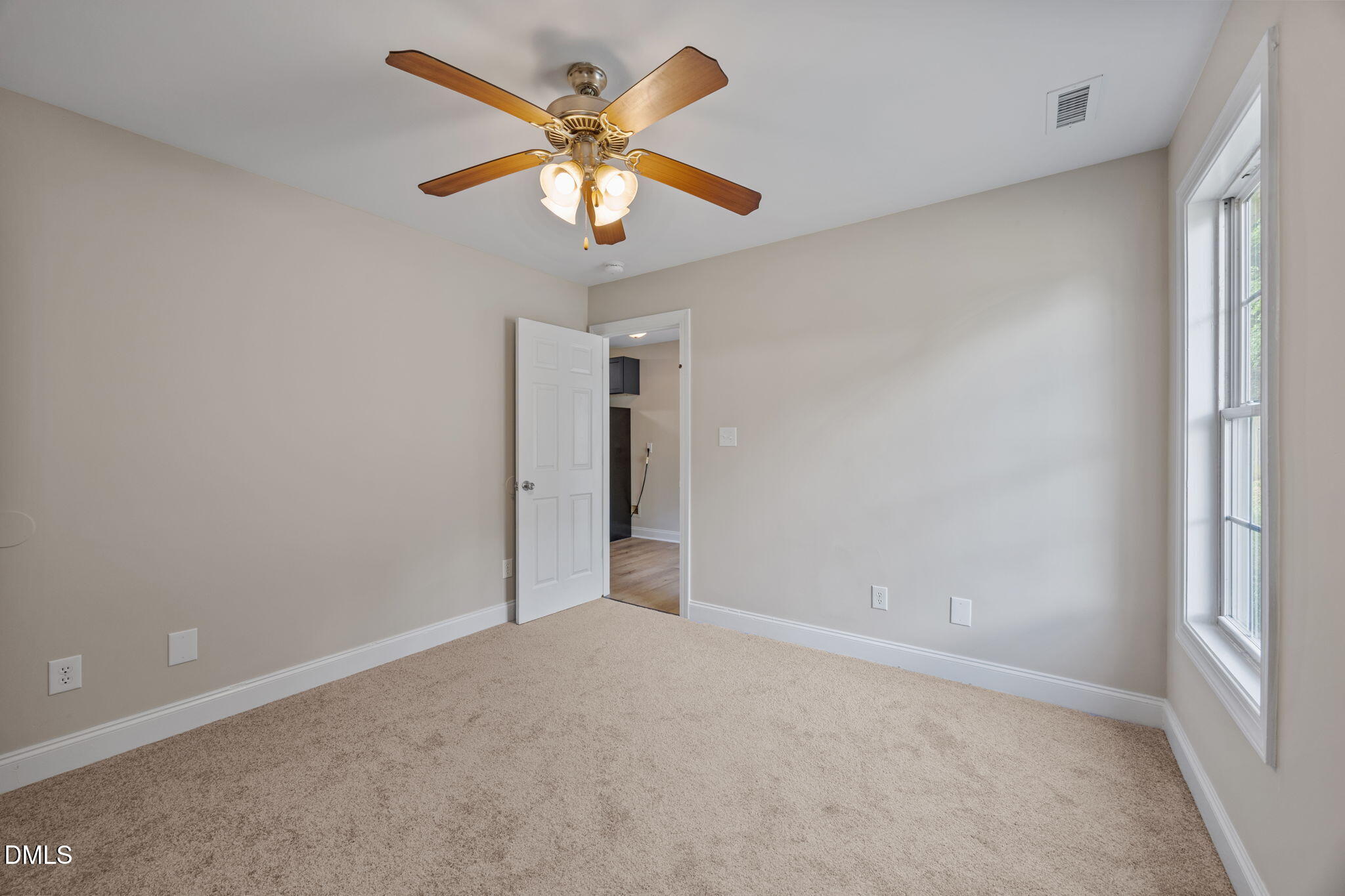 1007 N King Charles Road 101 102 Property Photo 6