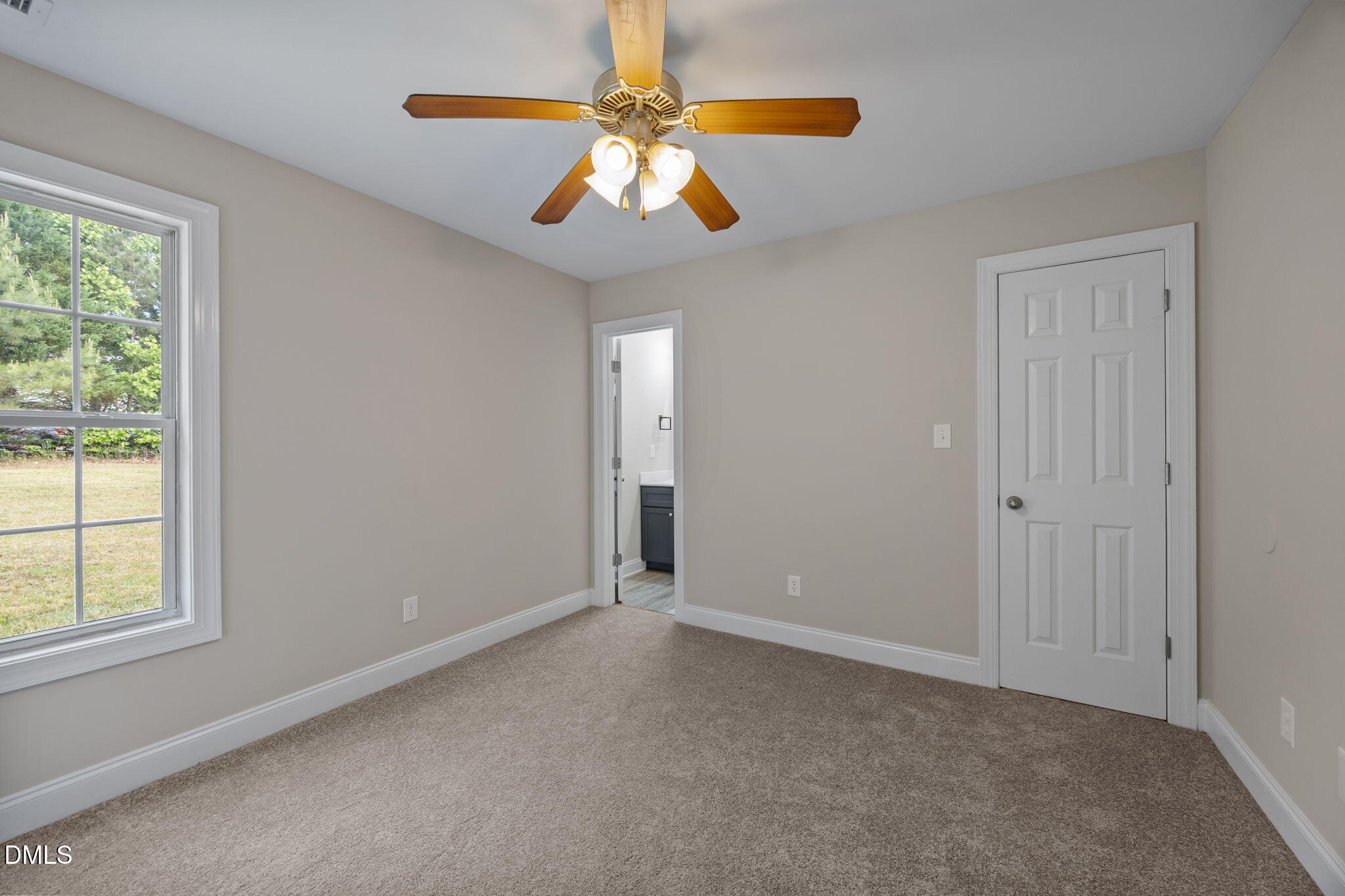 1007 N King Charles Road 101 102 Property Photo 8