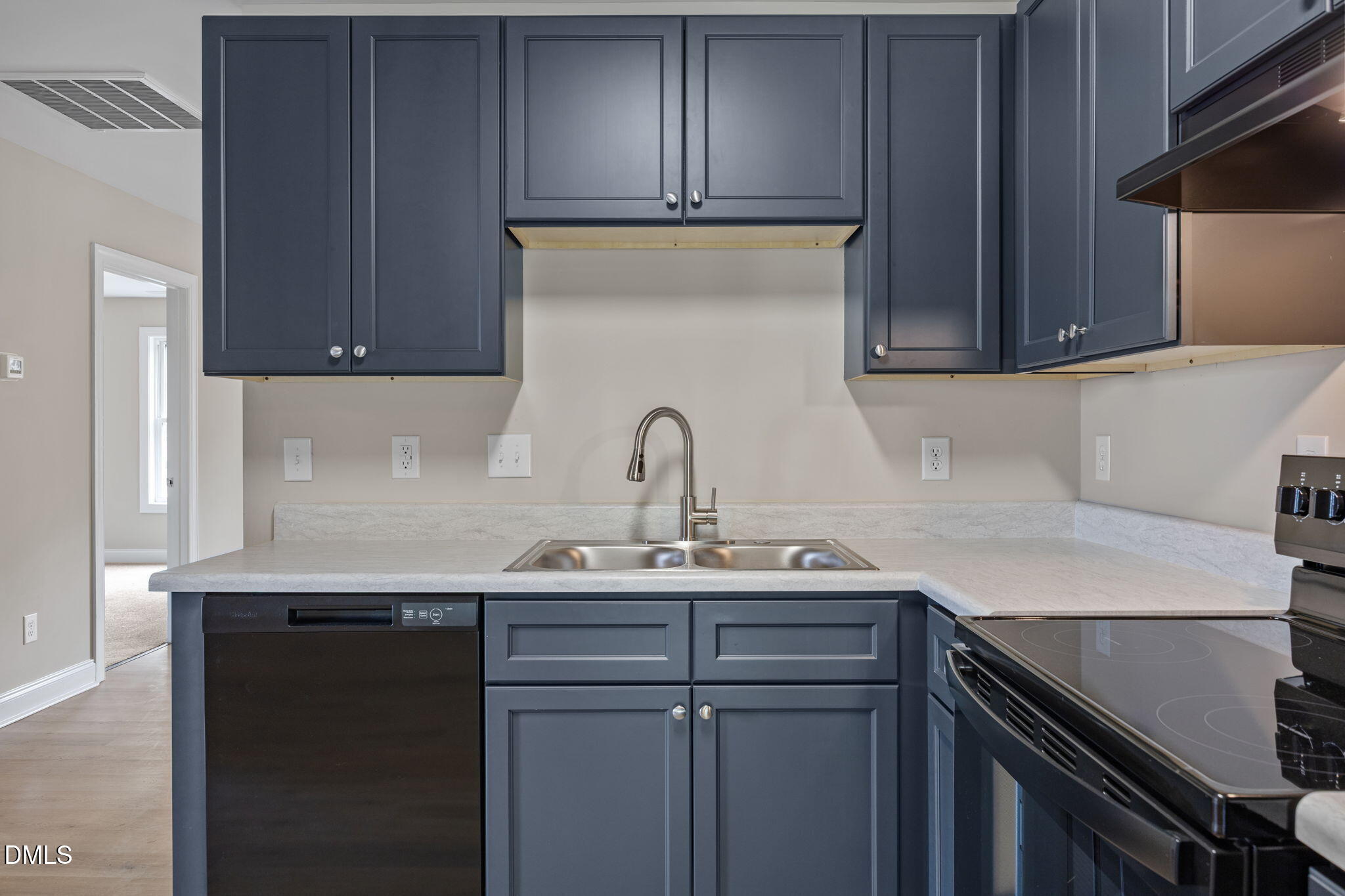 1007 N King Charles Road 101 102 Property Photo 11