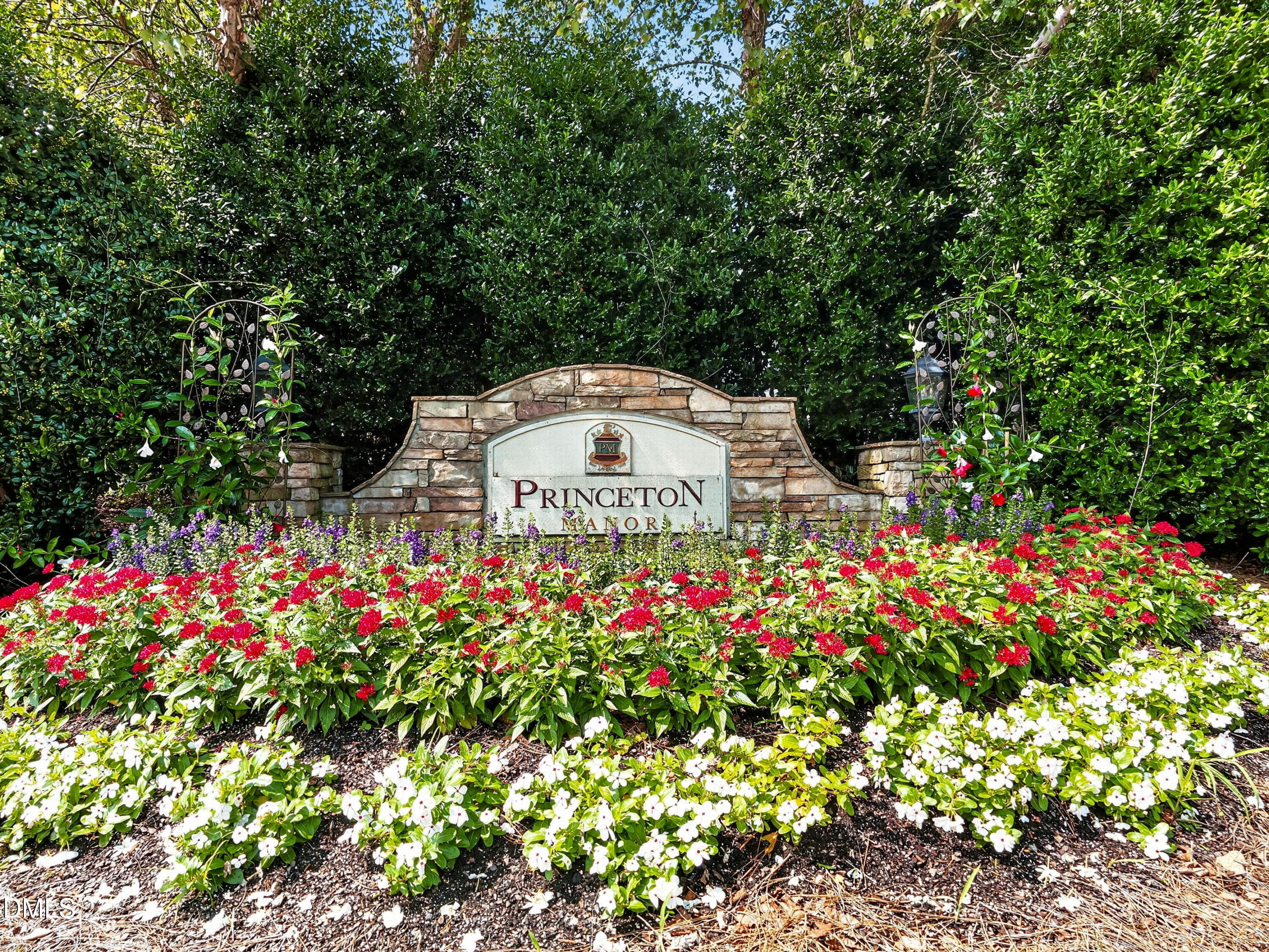 1004 Dogwood Bloom Lane Property Photo 2