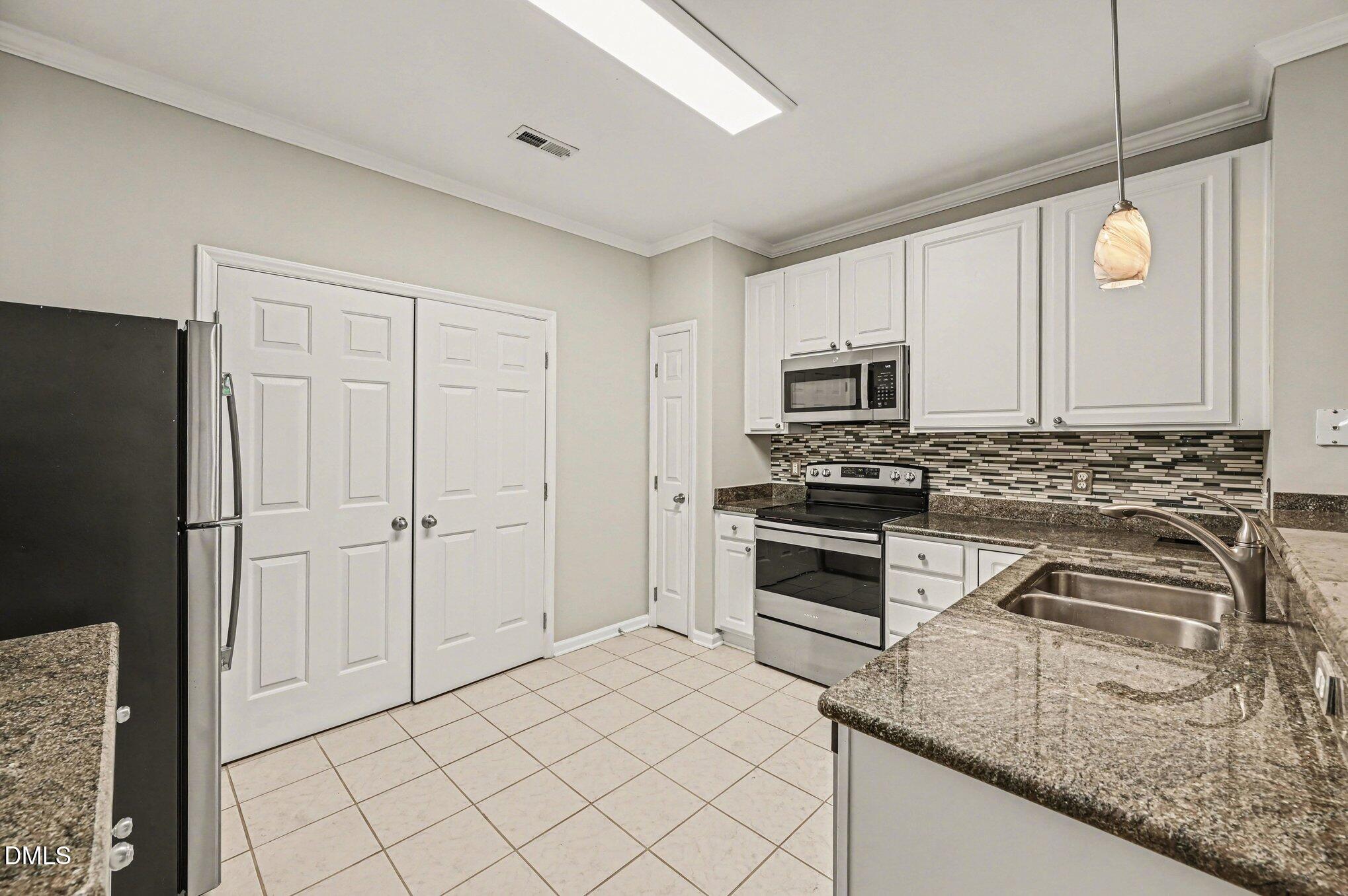 2821 Kudrow Lane Property Photo 7