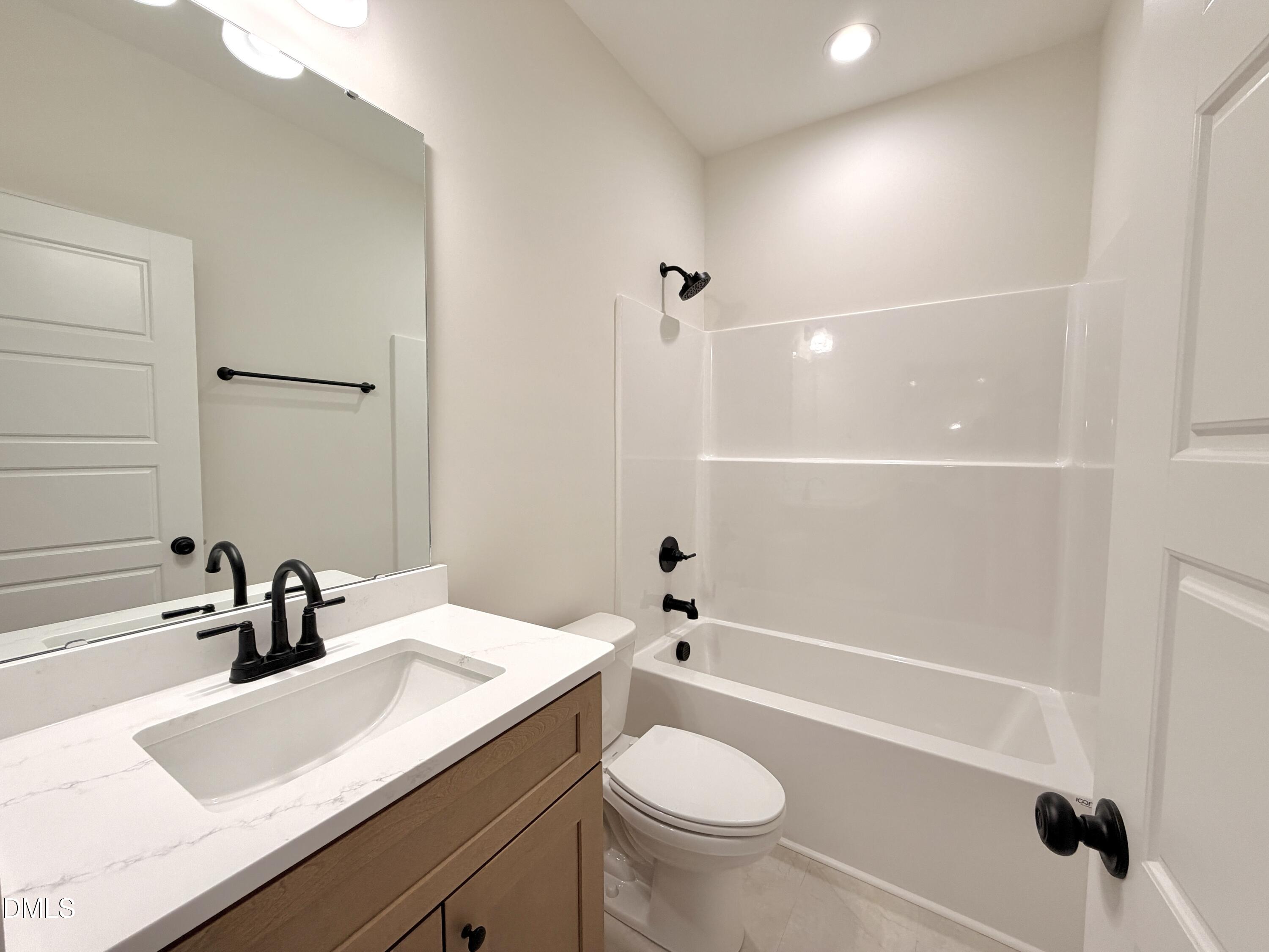 3714 Chatsworth Drive Property Photo 3