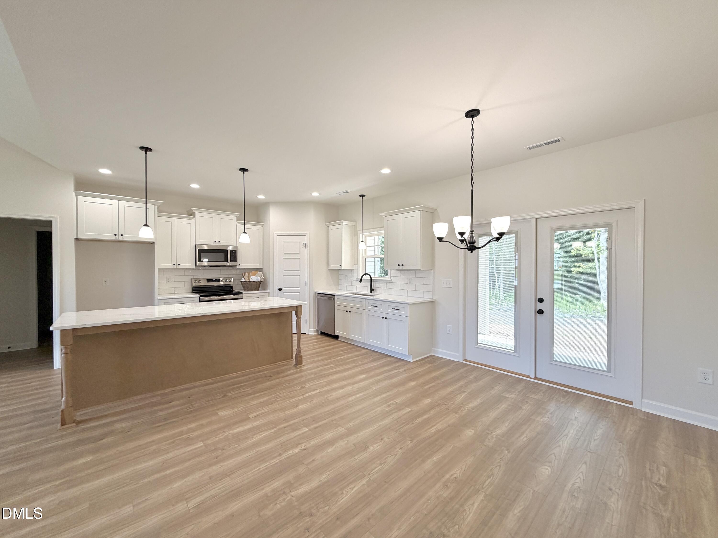 3714 Chatsworth Drive Property Photo 6