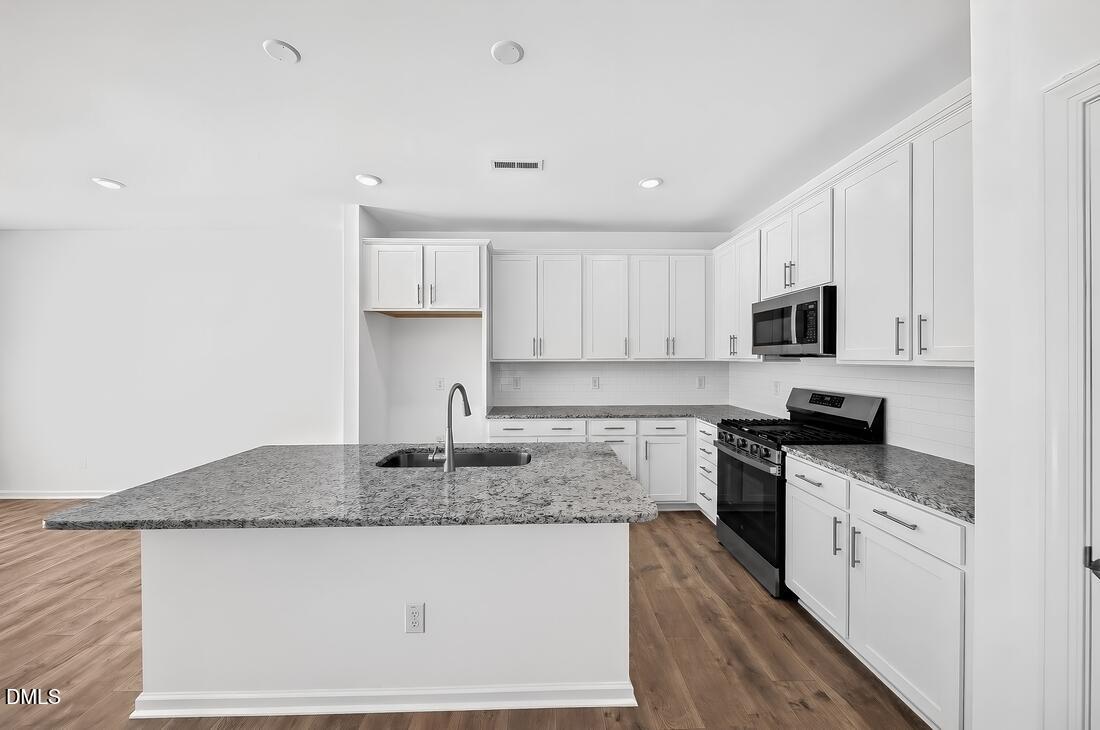 333 Sweetbay Tree Drive Property Photo 2