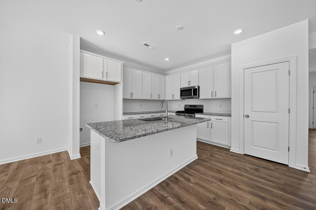333 Sweetbay Tree Drive Property Photo 3