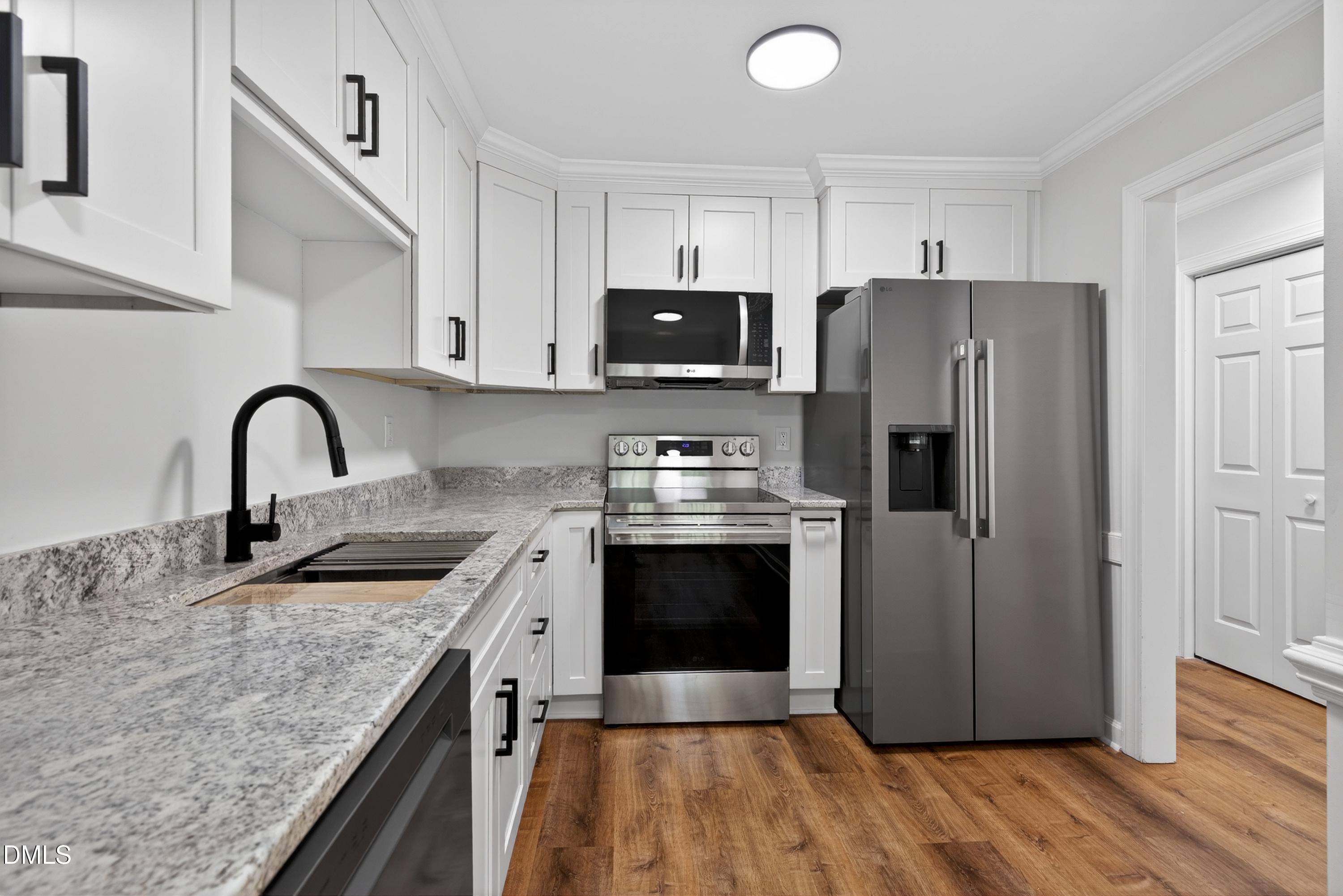 109 Sanair Court Property Photo 1