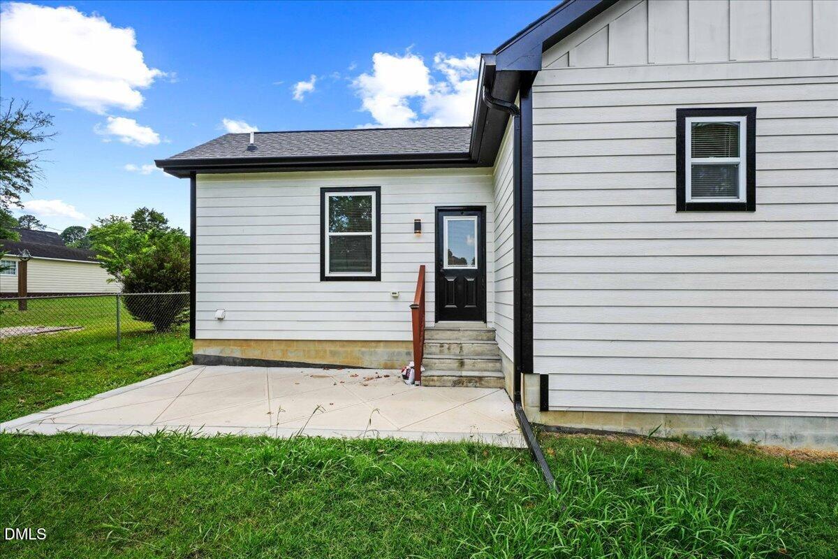 3241 Rowena Avenue Property Photo 8