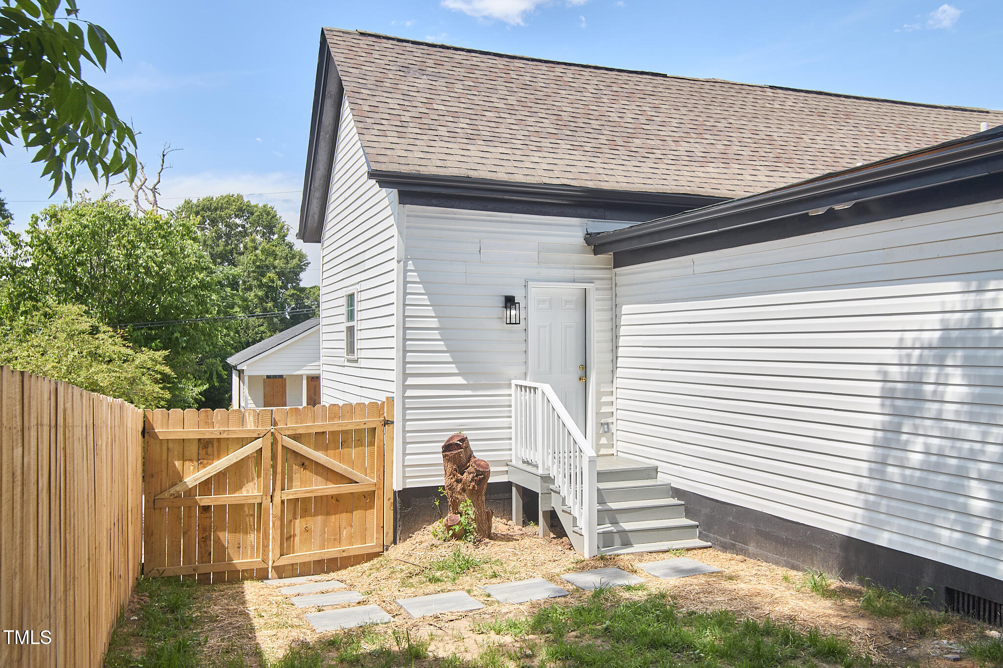 808 Eva Street Property Photo 7