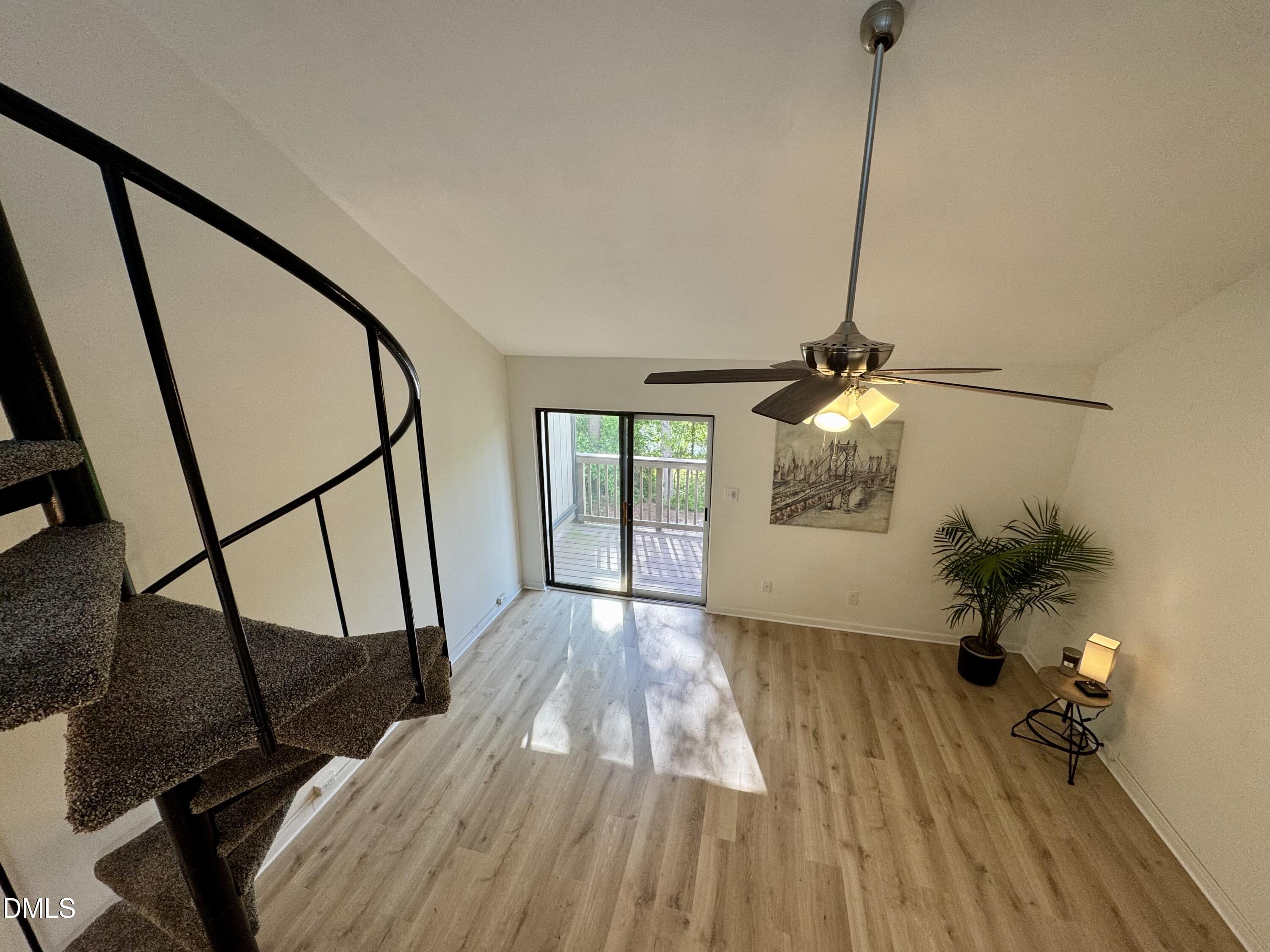 3027 Huntleigh Drive Property Photo 8