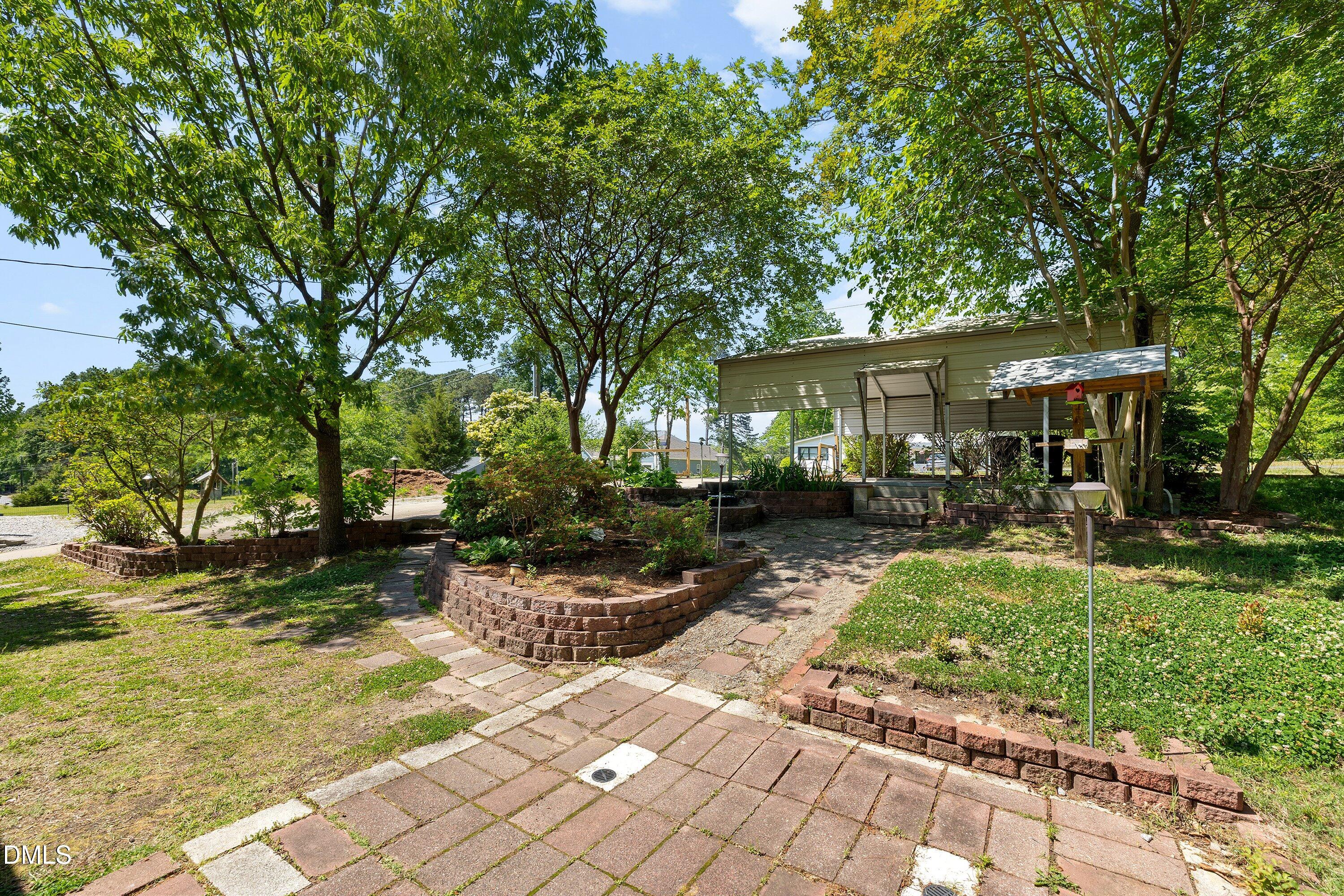 515 Poplar Drive Property Photo 3