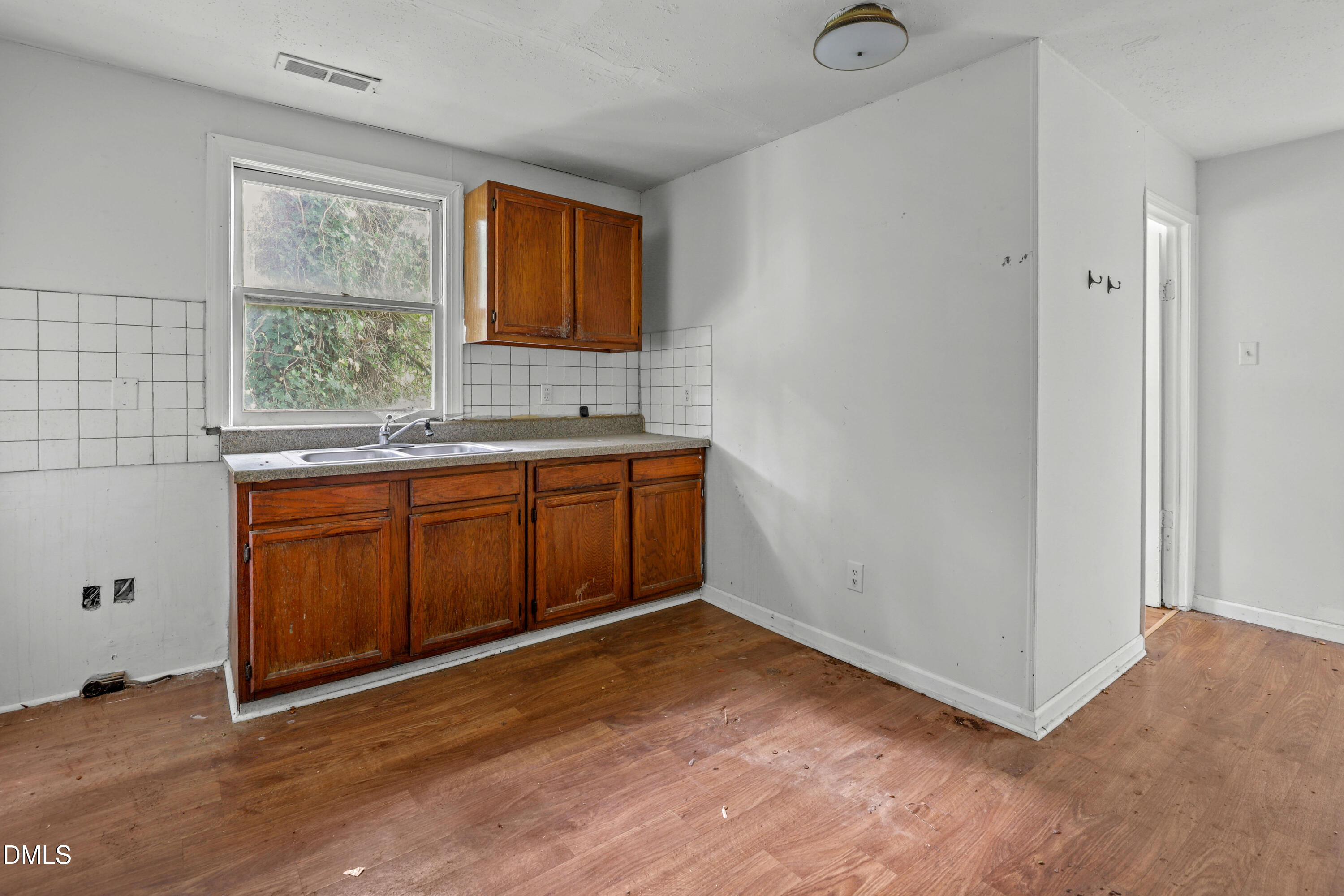 615 New Bern Avenue Property Photo 6